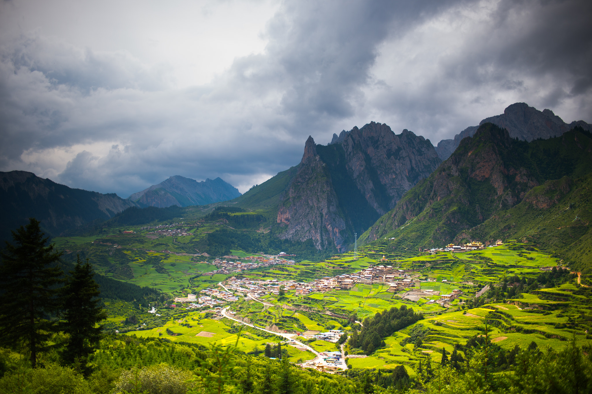 Nikon Df + Nikon AF-S Nikkor 35mm F1.8G ED sample photo. Village inside mountain photography