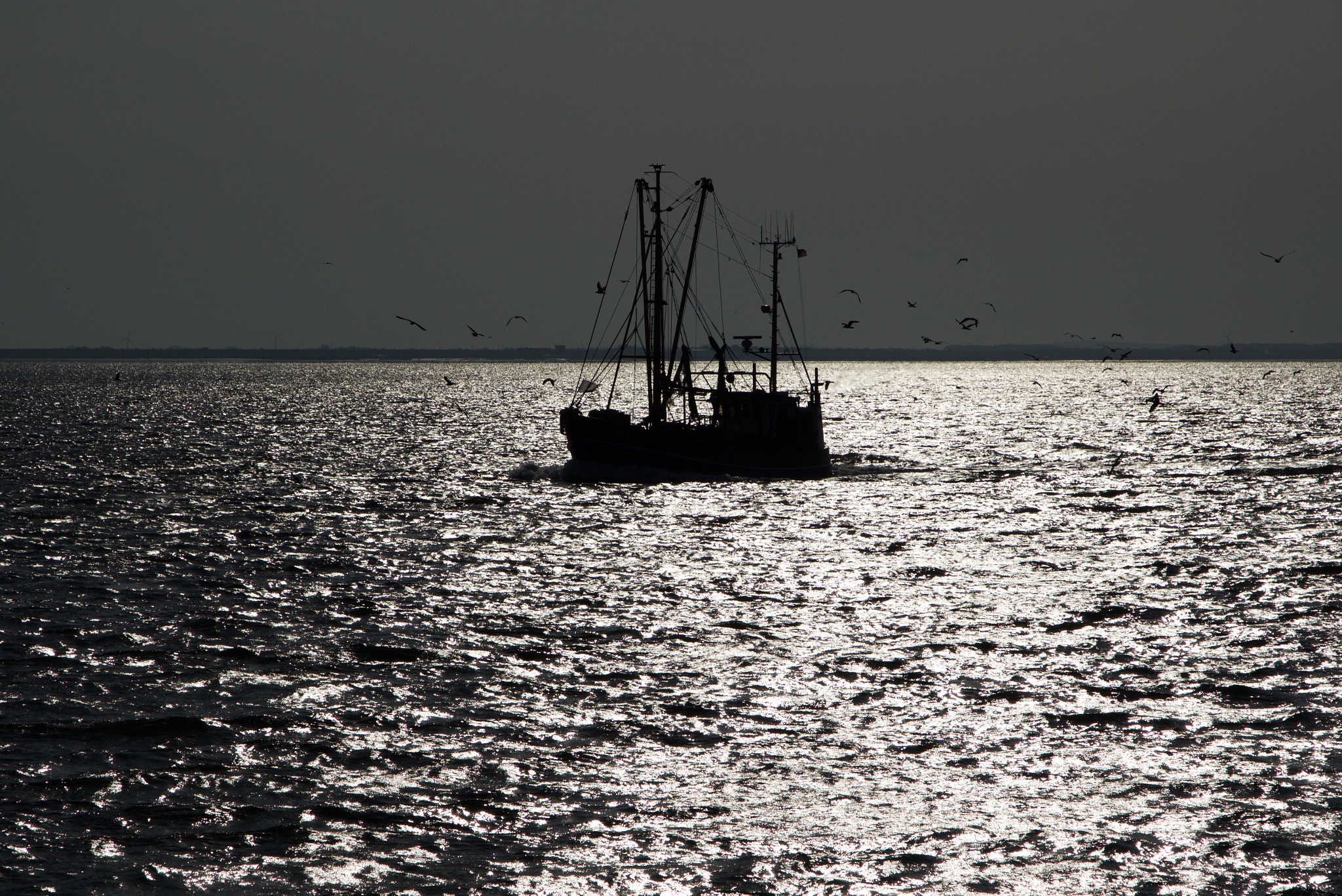 Canon EOS 100D (EOS Rebel SL1 / EOS Kiss X7) + Canon EF 24-105mm F4L IS USM sample photo. Fishingboat in the northsea photography