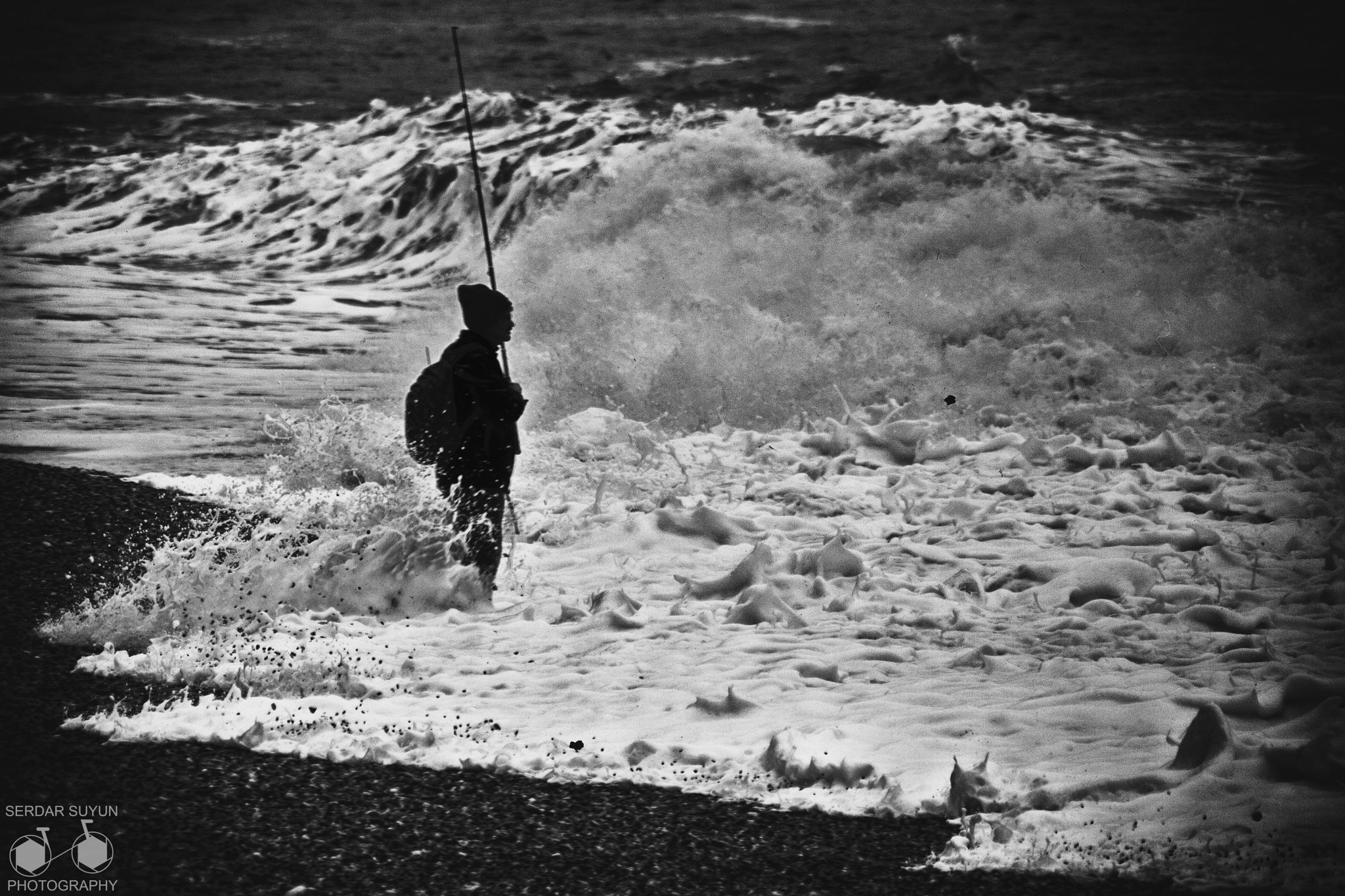 Canon EOS 760D (EOS Rebel T6s / EOS 8000D) + Sigma 50-200mm F4-5.6 DC OS HSM sample photo. A fisherman in the mediterranean photography