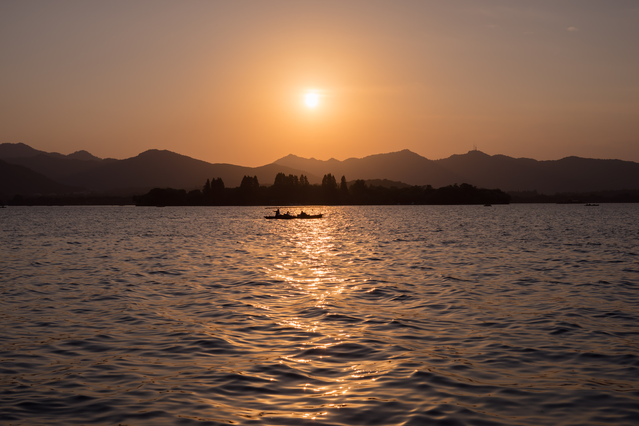 Sony a7R + Sony FE 50mm F1.8 sample photo. 江上清风起 photography