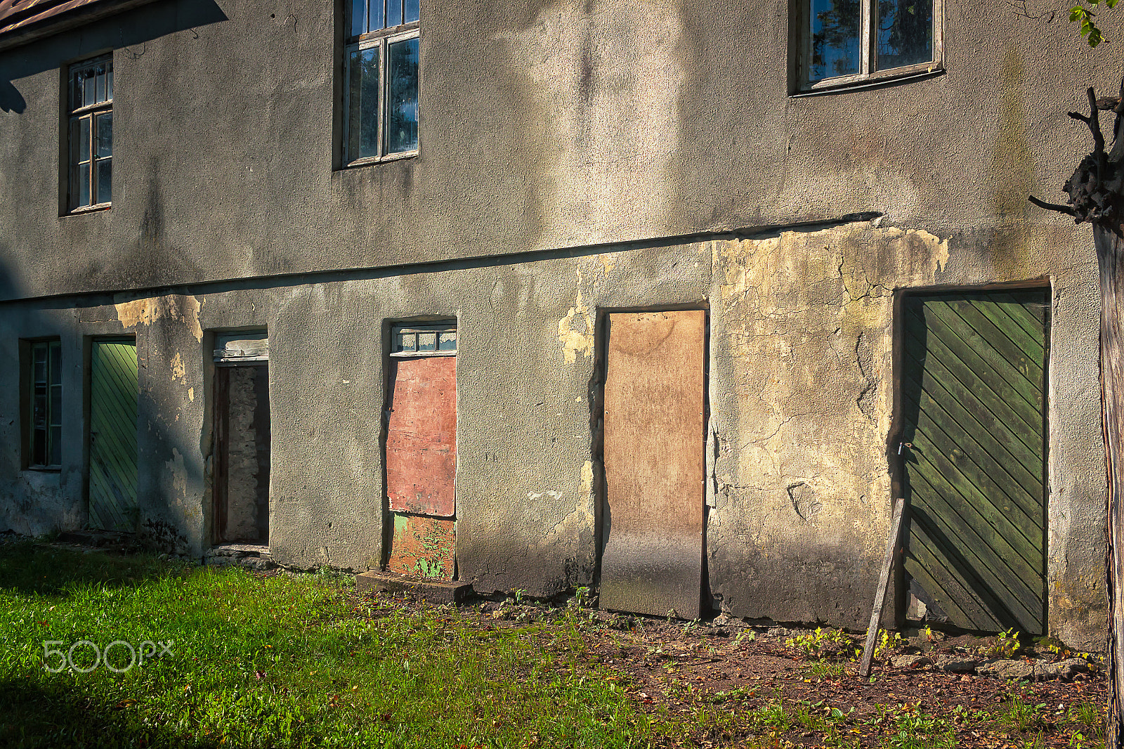 Canon EF-S 24mm F2.8 STM sample photo. Five doors of an abandoned building photography