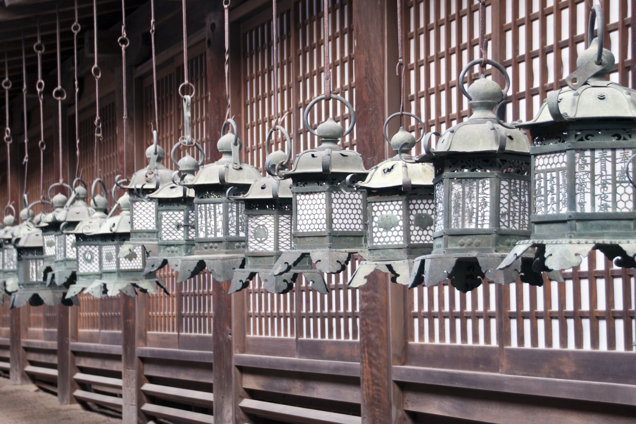 Pentax K20D sample photo. Hanging lanterns photography