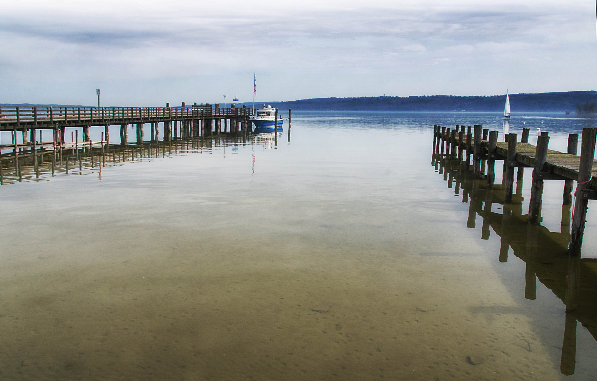 Sony ILCA-77M2 + Tamron AF 28-105mm F4-5.6 [IF] sample photo. Calm lake photography