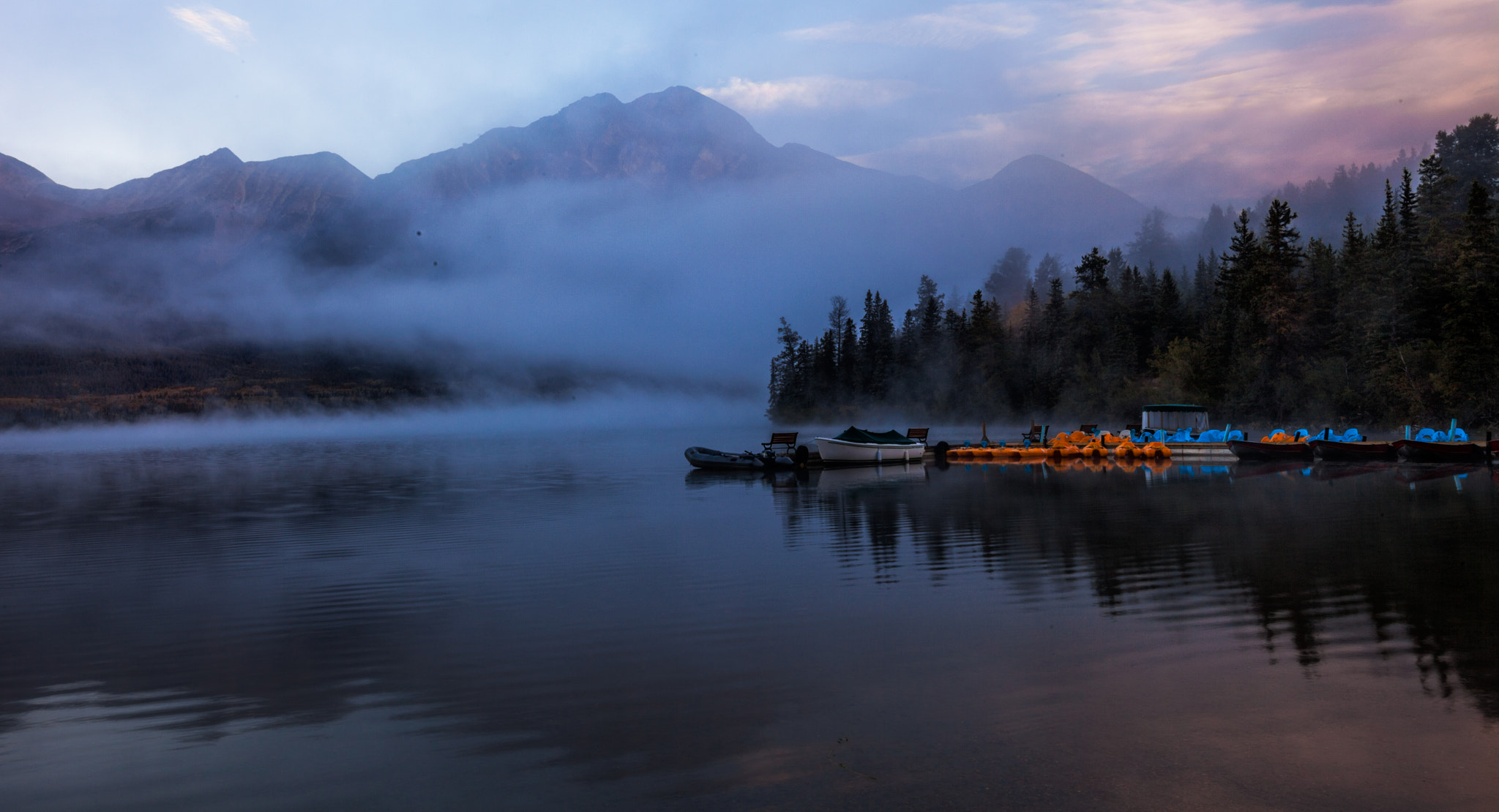 Canon EF 300mm f/2.8L sample photo. Fog over the lake photography
