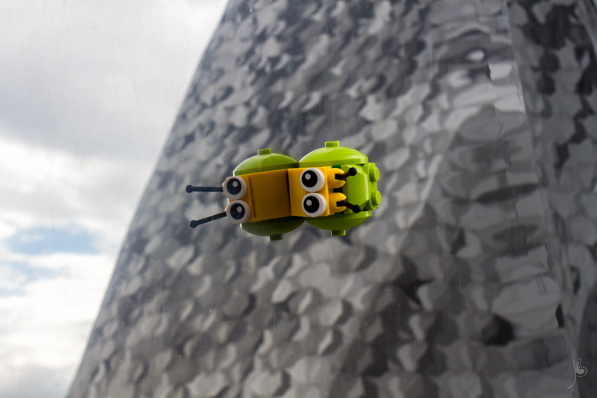 Canon EF 24-70mm F4L IS USM sample photo. A snail's life (9) - philharmonie de paris photography
