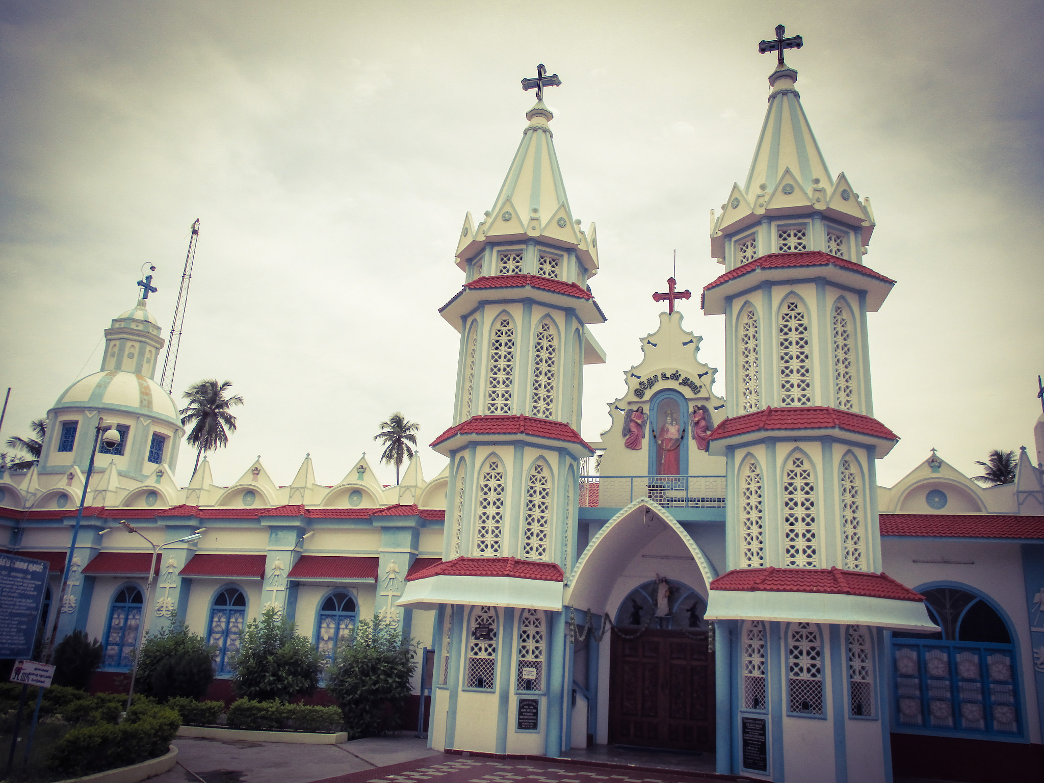 Canon PowerShot ELPH 180 (IXUS 175 / IXY 180) sample photo. Ariyankuppam church photography