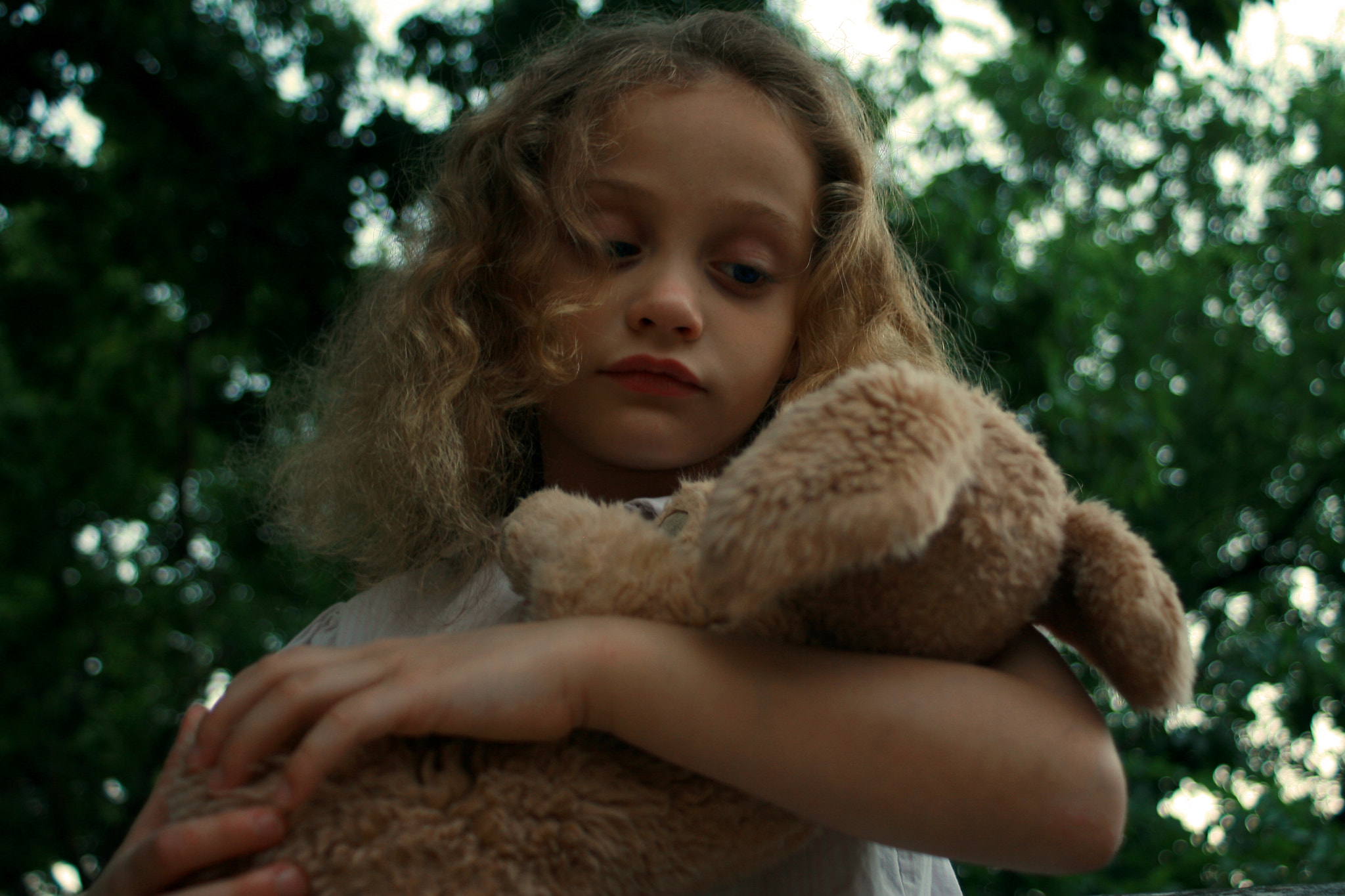 Canon EF 28-80mm f/3.5-5.6 USM IV sample photo. The girl and the dog photography