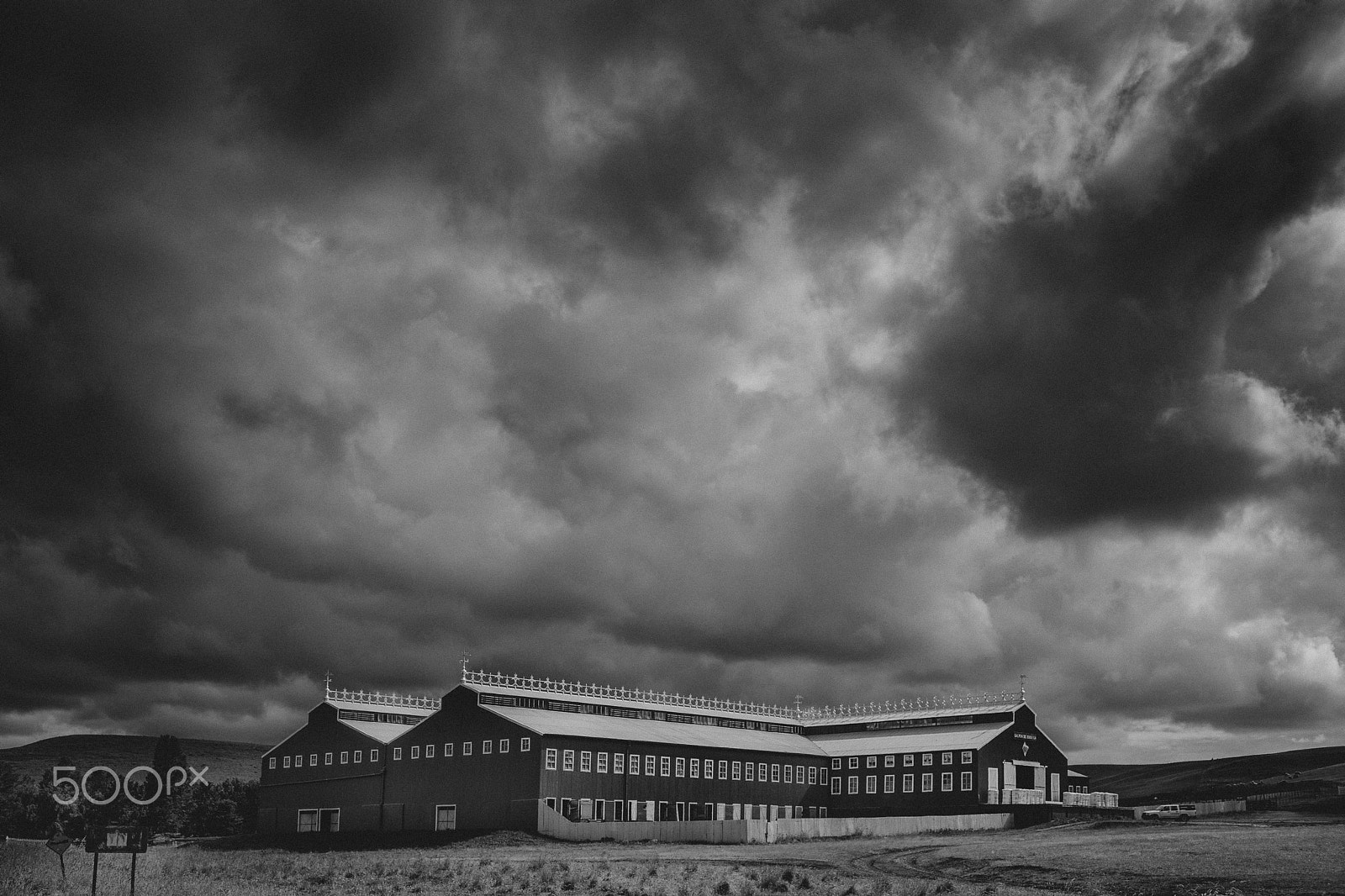 Canon EOS-1D X + Canon EF 35mm F1.4L USM sample photo. Shearing shed at estancia maria behety photography