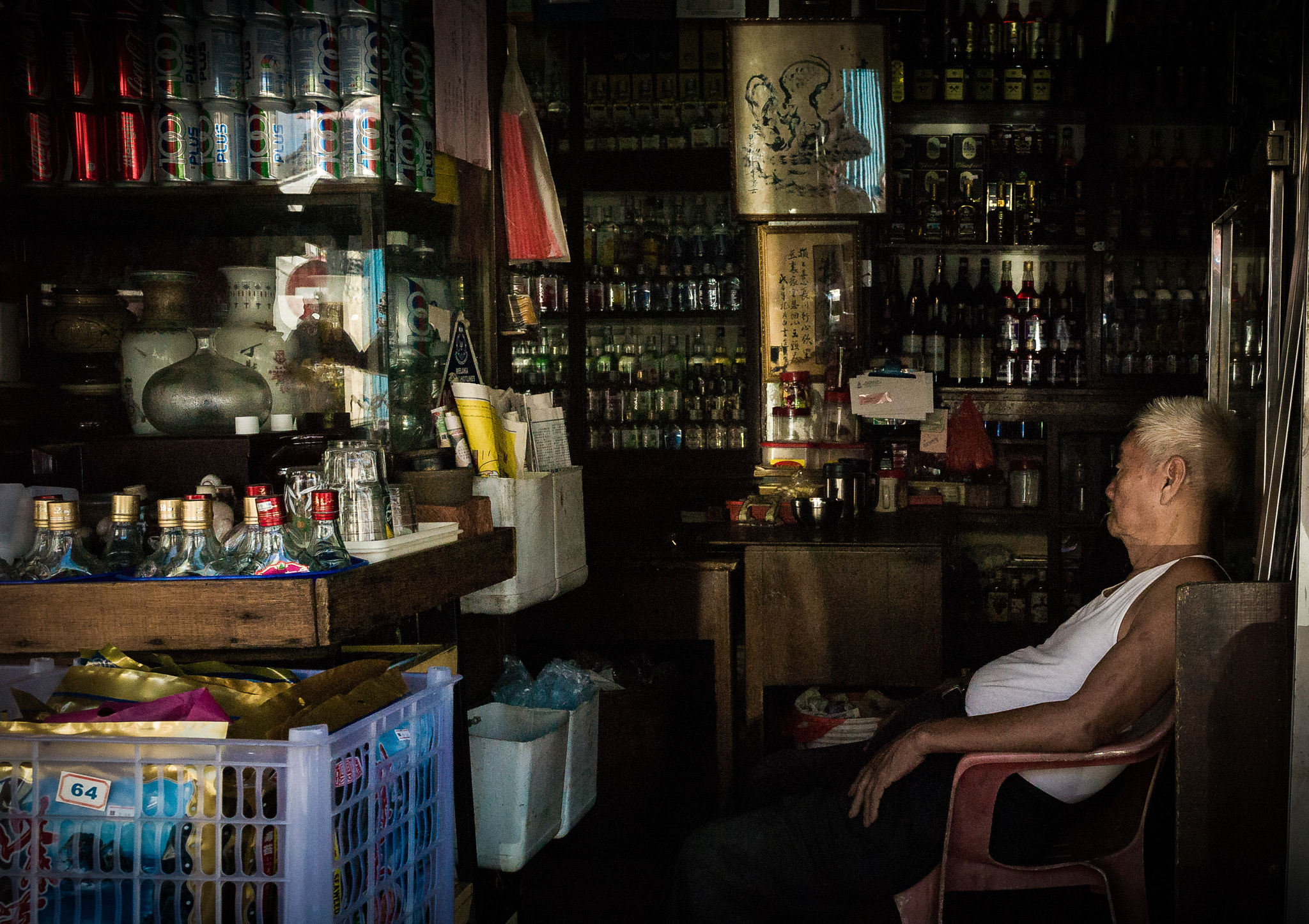 Leica Elmar-M 24mm F3.8 ASPH sample photo. Old alcohol shop photography