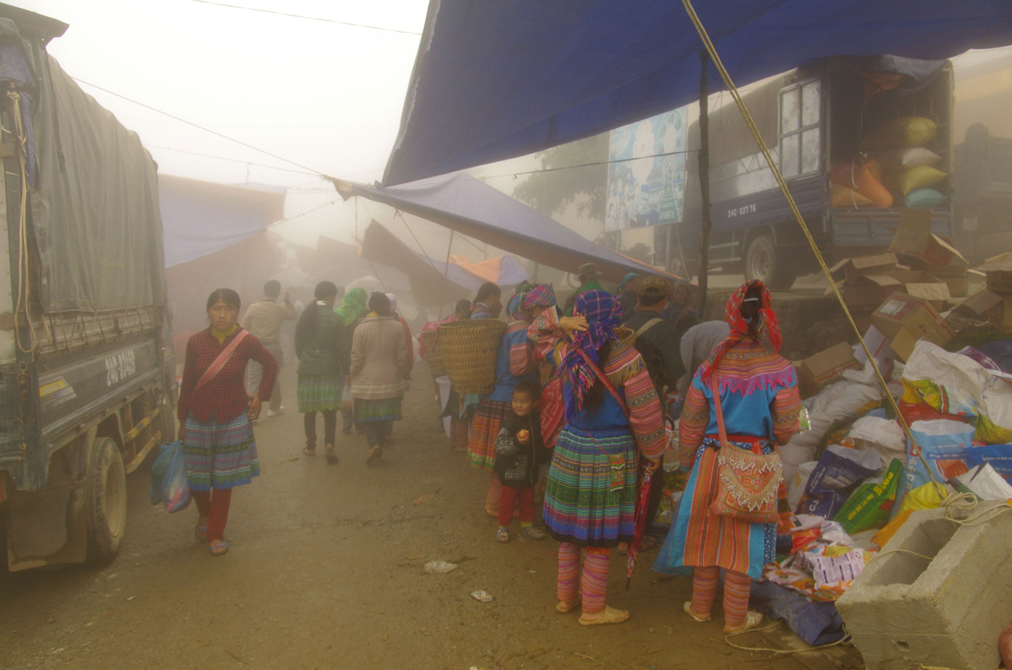 Pentax K-7 sample photo. Village in the cloud... photography