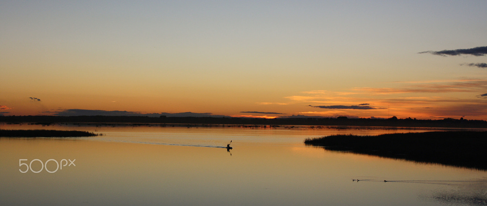 Canon EOS 1000D (EOS Digital Rebel XS / EOS Kiss F) sample photo. Evening paddler photography