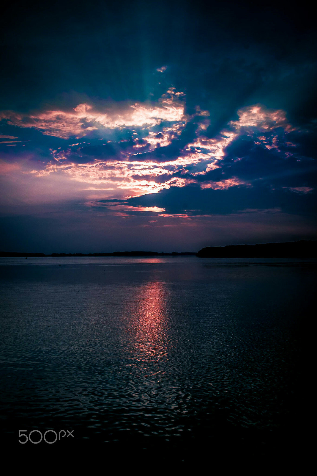 Samsung NX30 + Samsung NX 18-55mm F3.5-5.6 OIS sample photo. Danube river  photography
