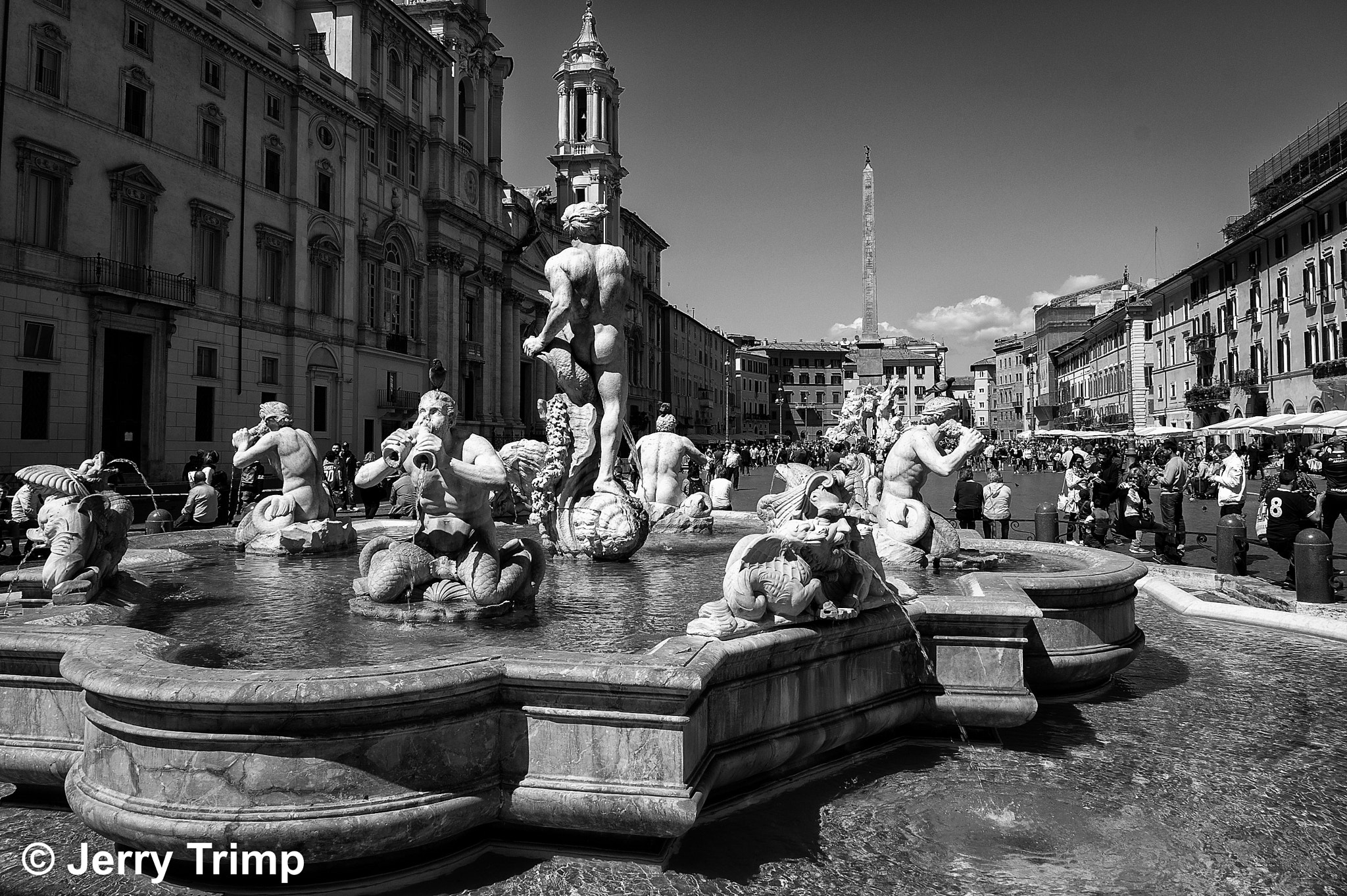 Sony SLT-A58 sample photo. Fontana del moro b&w photography