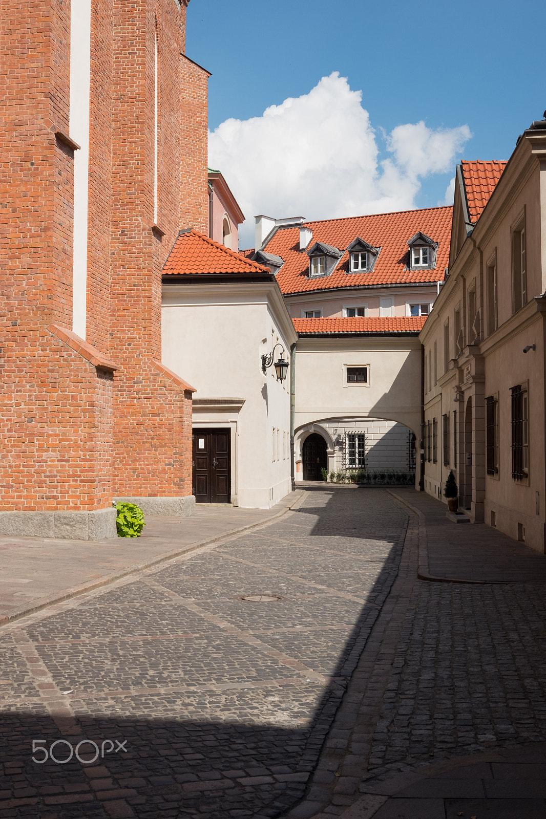 Fujifilm X-E2S sample photo. Historic street in the middle of a big city photography