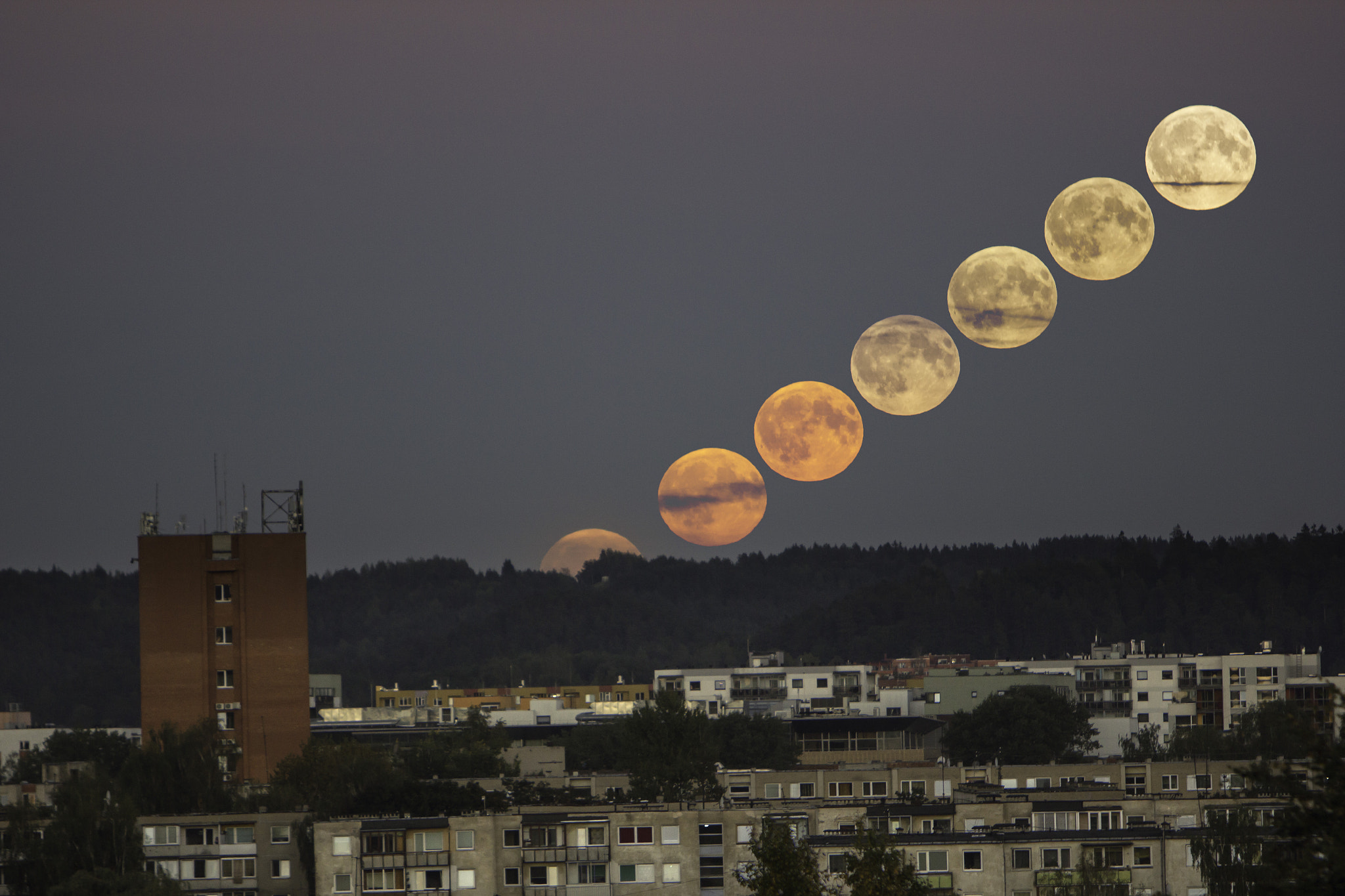 Canon EF 70-200mm F2.8L IS USM sample photo. Harvest moon photography