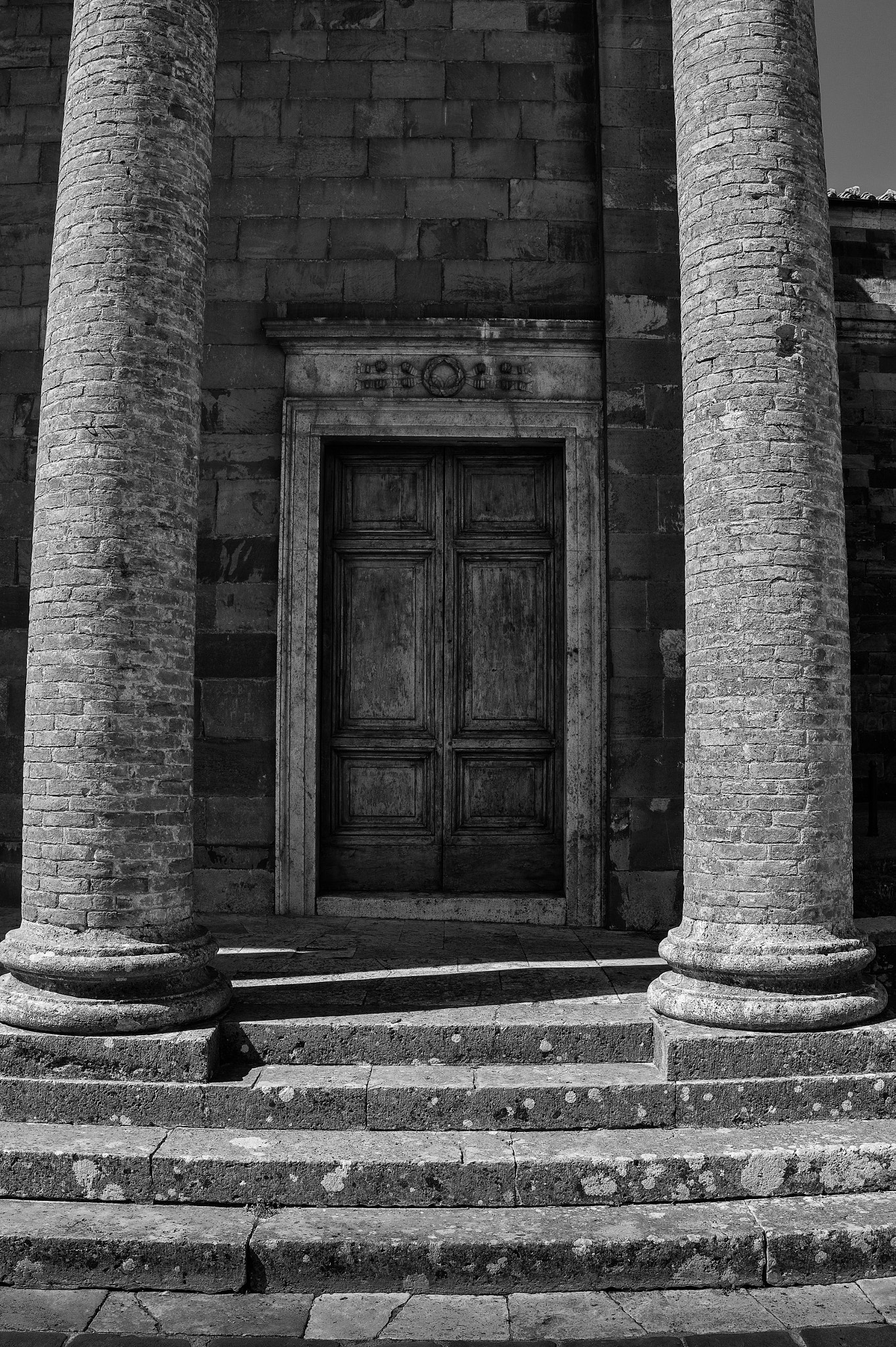 Leica M9 + Elmarit-M 28mm f/2.8 (III) sample photo. Montalcino photography