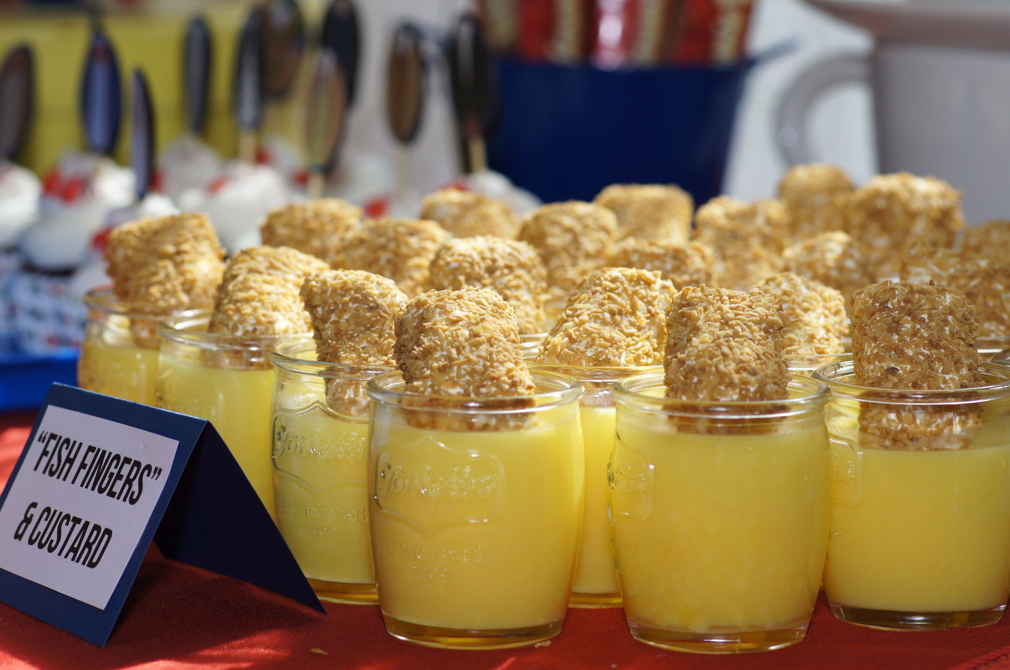 Sony Planar T* 85mm F1.4 ZA sample photo. Red, yellow and blue dessert photography