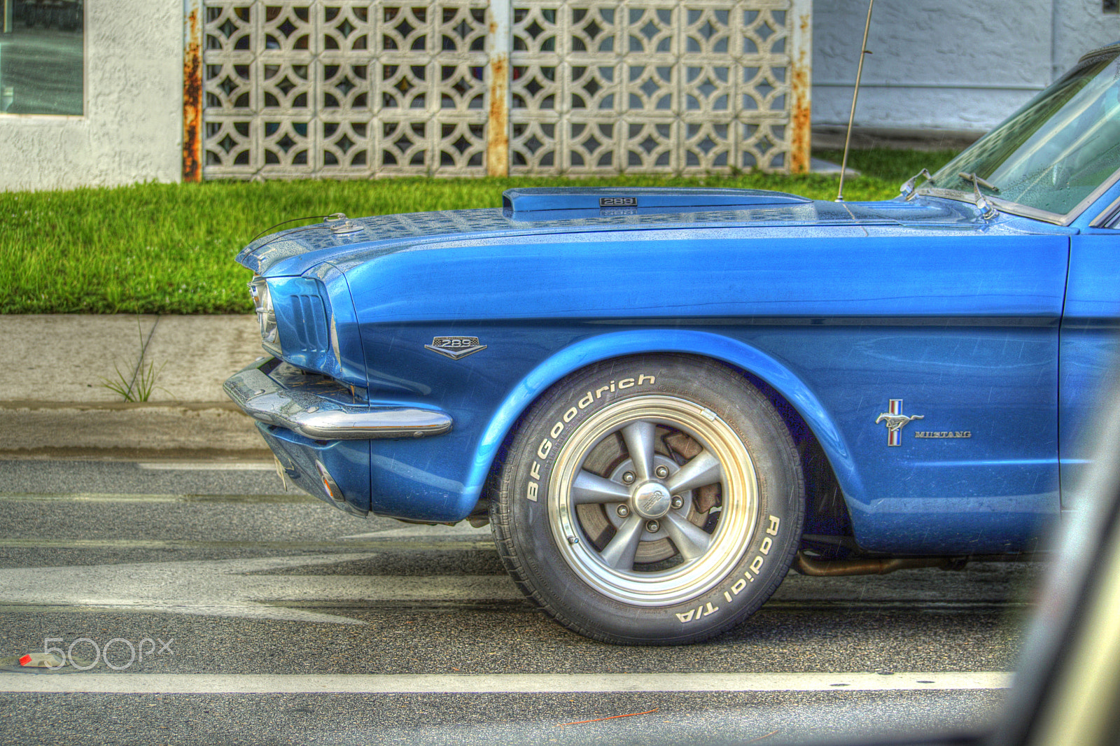 Sony DT 55-300mm F4.5-5.6 SAM sample photo. Car photography