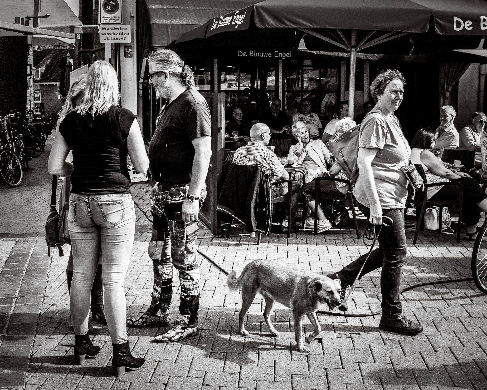 Canon EF-S 24mm F2.8 STM sample photo. Having a conversation ~ amersfoort photography