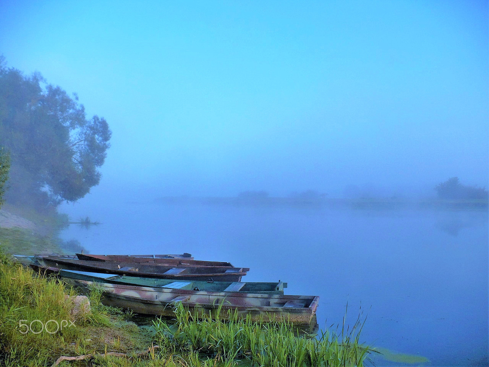 Panasonic DMC-LZ7 sample photo. Boats on the river photography