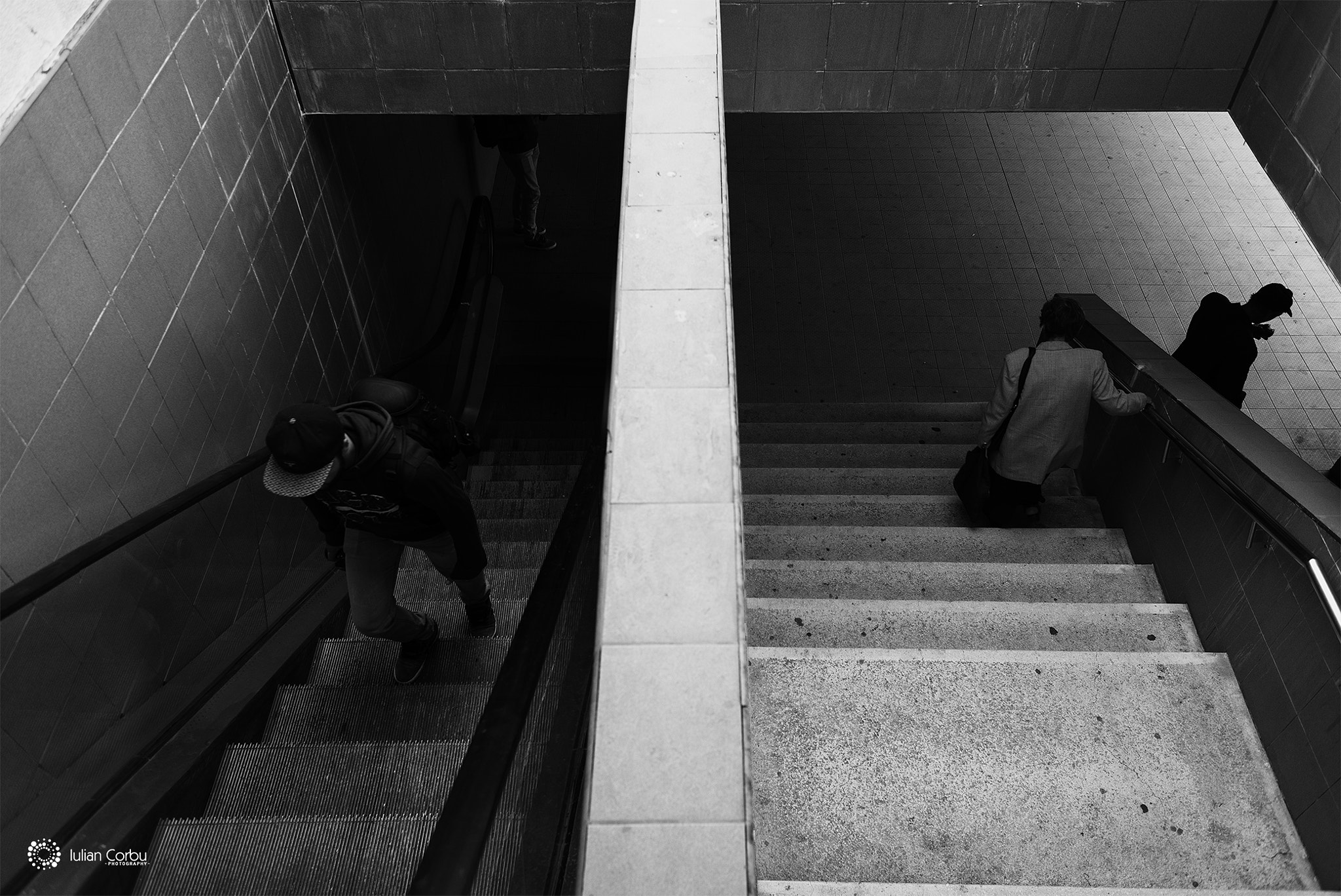 Nikon D610 + Nikon AF Nikkor 28mm F2.8D sample photo. Different generations photography
