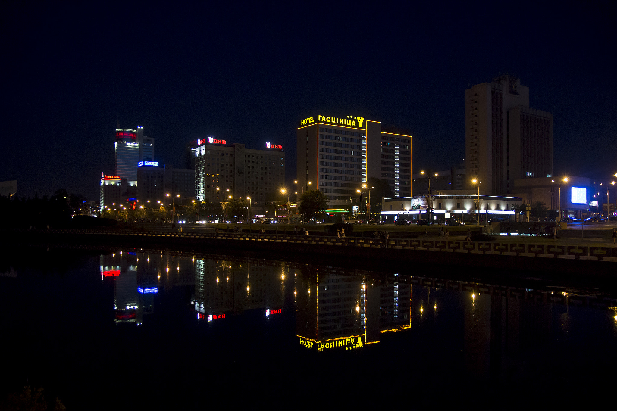 Canon EF-S 17-55mm F2.8 IS USM sample photo. Minsk  by night 5 photography