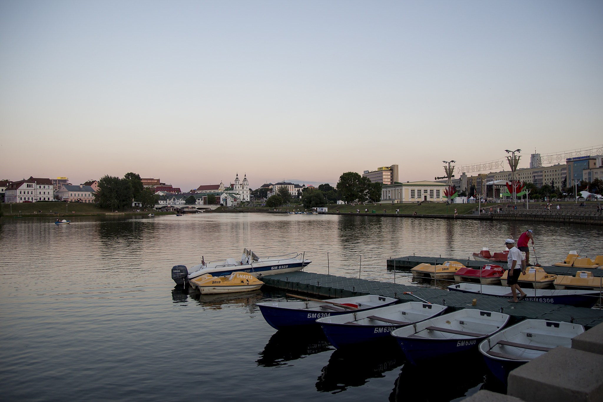 Canon EF-S 17-55mm F2.8 IS USM sample photo. Minsk  by night 7 photography