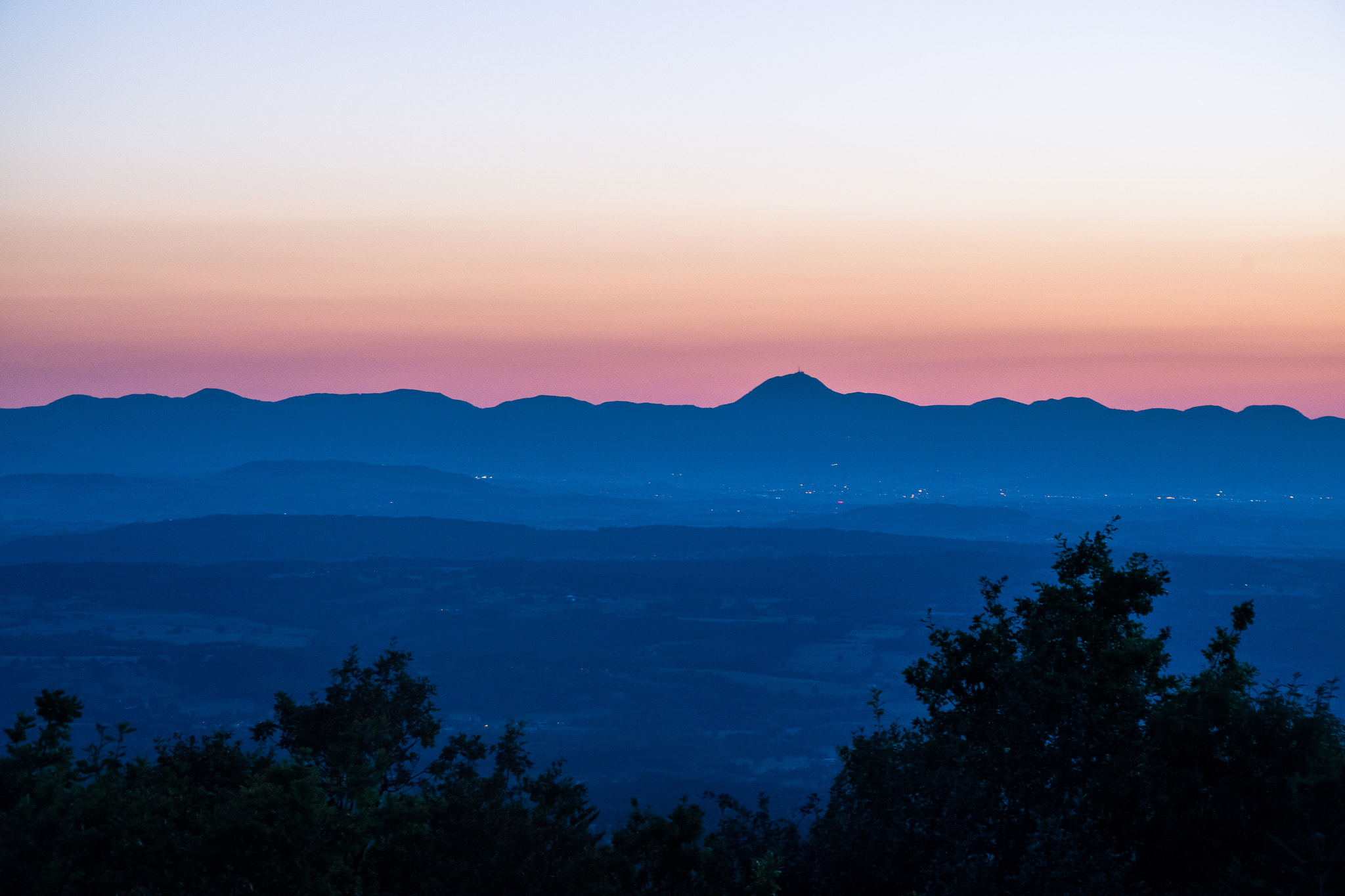 Nikon D500 sample photo. Sunset on chain of volcanic hills photography