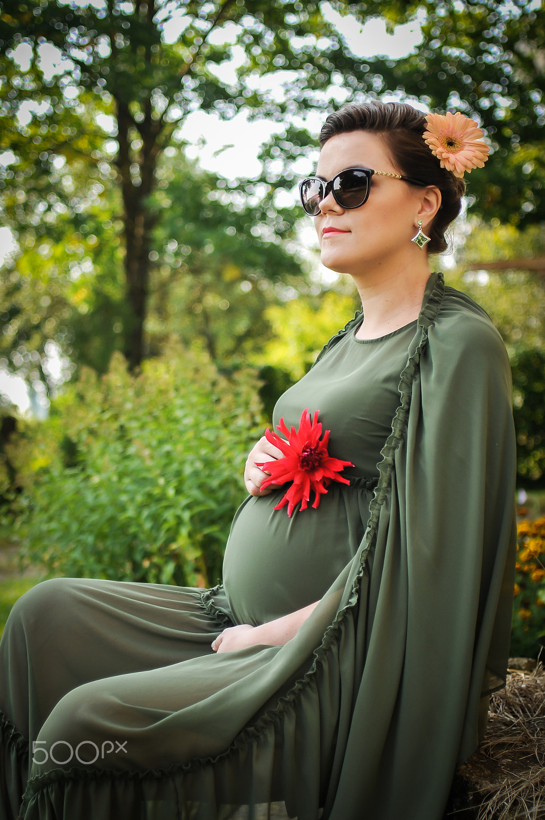 AF Nikkor 35mm f/2 sample photo. Pregnancy photography