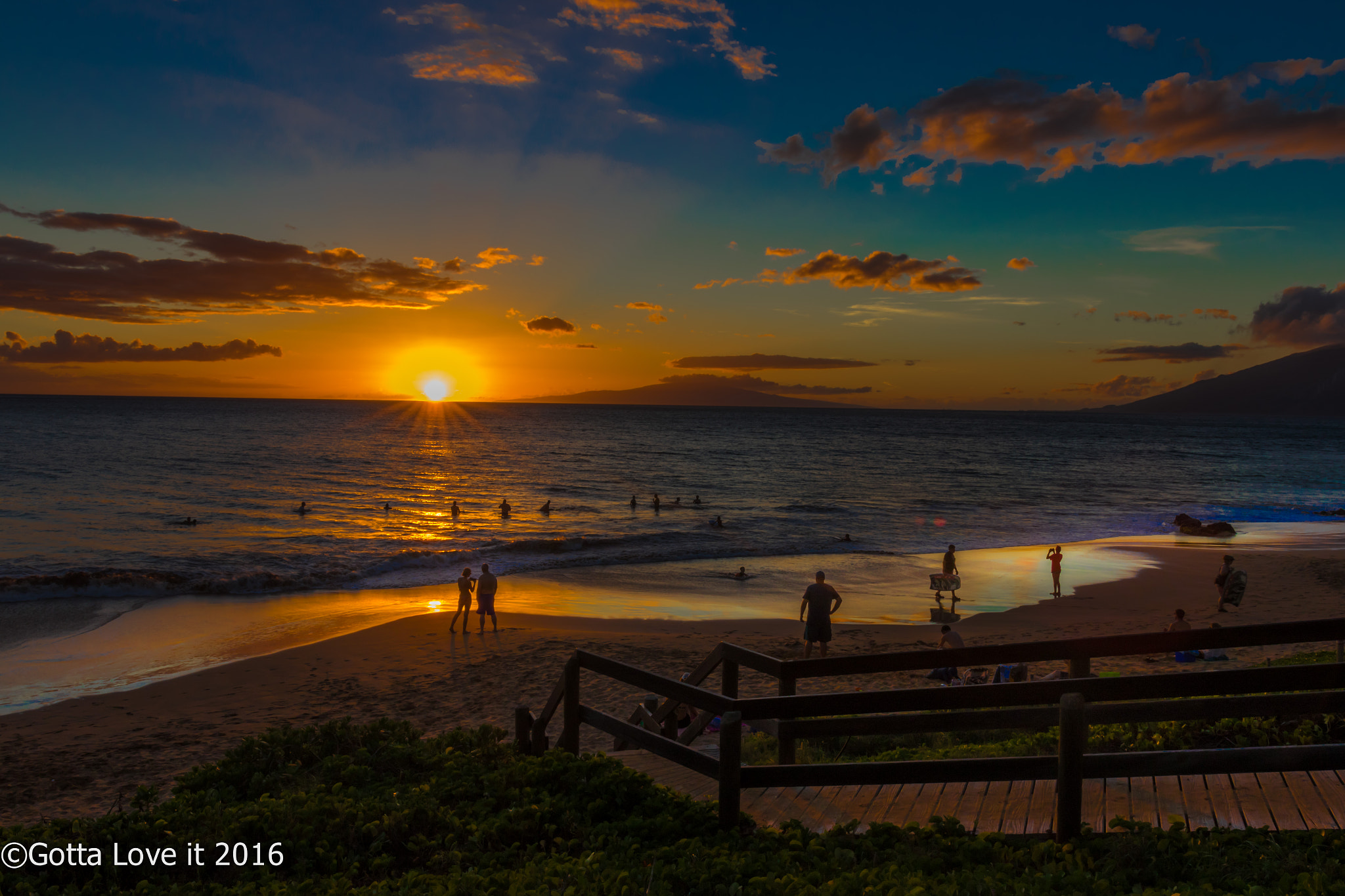 Canon EOS 7D Mark II + Sigma 18-35mm f/1.8 DC HSM sample photo. Maui beach sunset photography