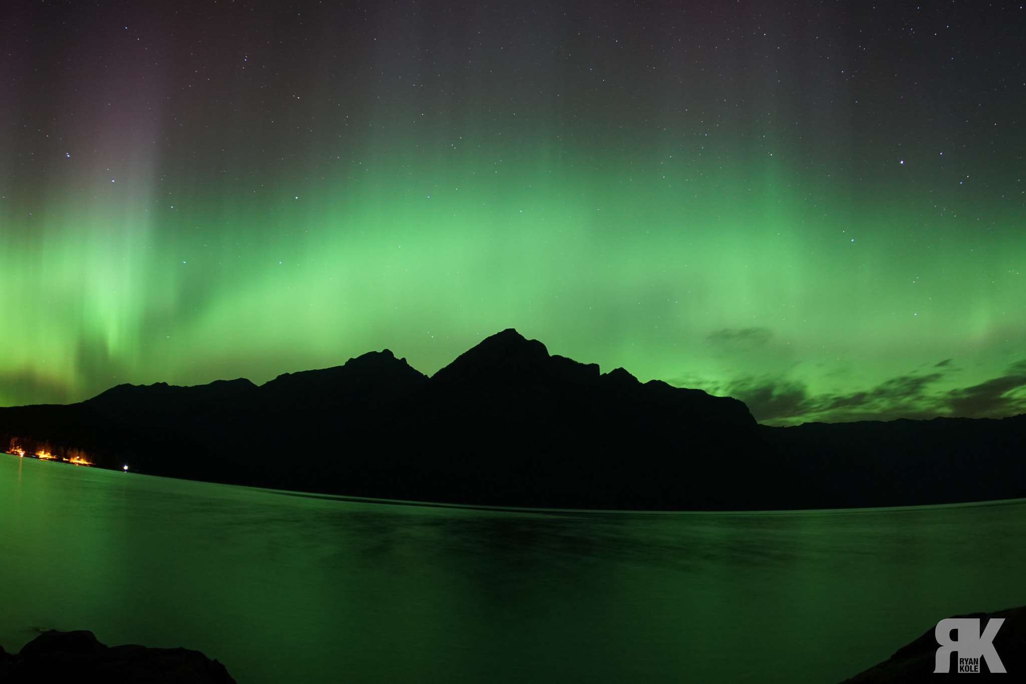 Sony 16mm F2.8 Fisheye sample photo. Aurora over lake minnewanka photography