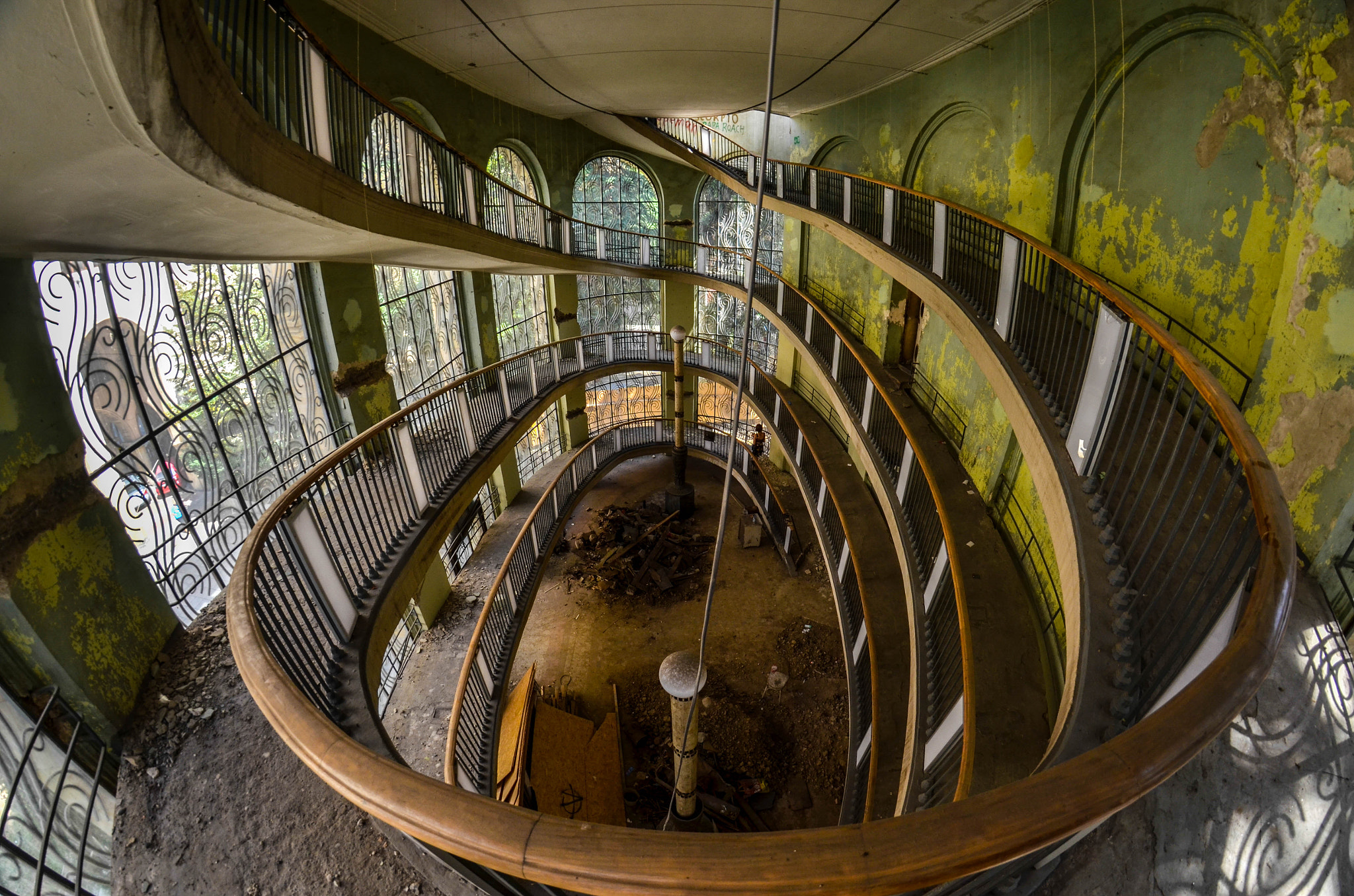 Nikon D7000 + Samyang 8mm F3.5 Aspherical IF MC Fisheye sample photo. Abandoned station photography