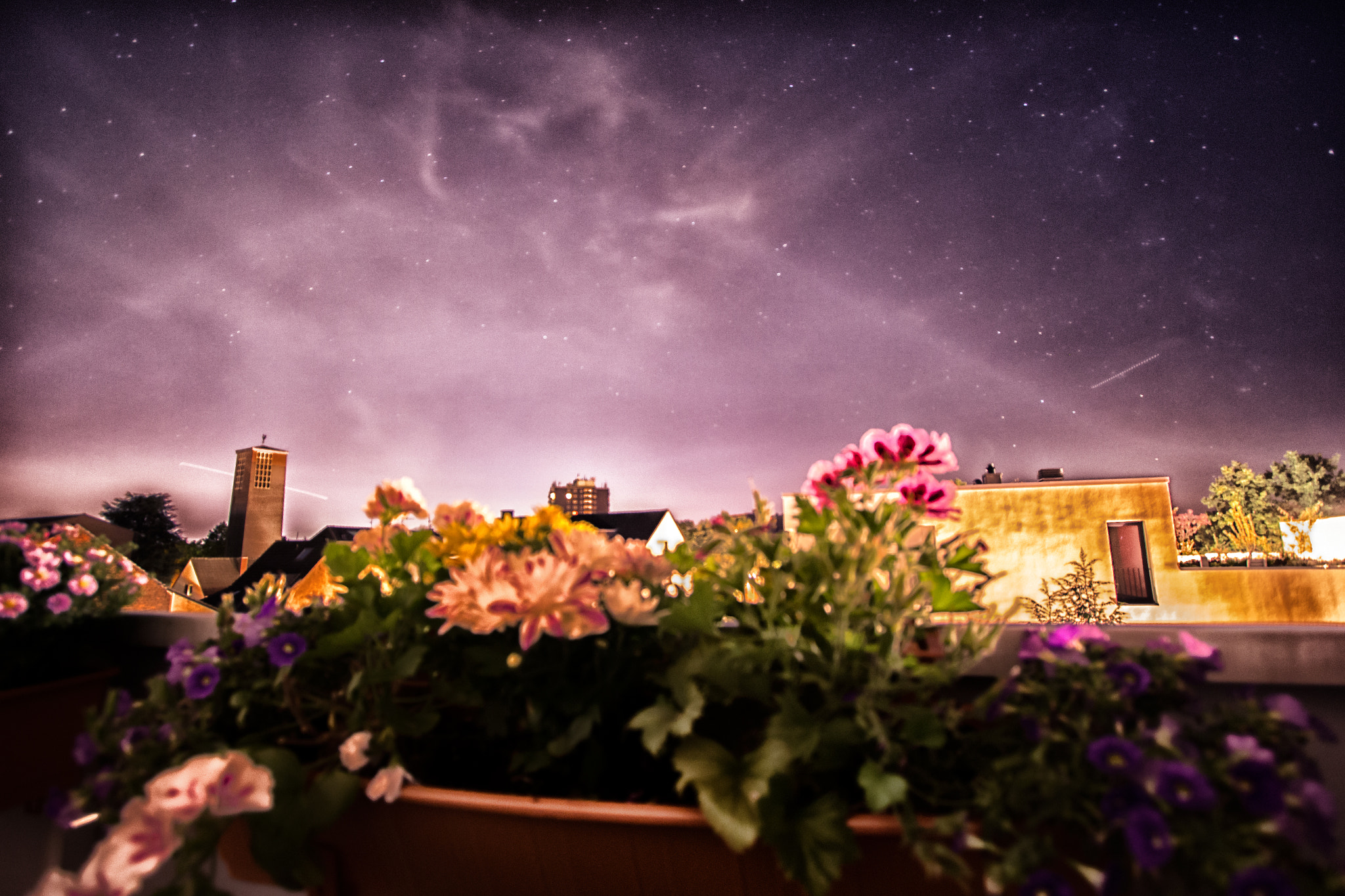 Canon EF-S 10-22mm F3.5-4.5 USM sample photo. Nostalgic universe photography