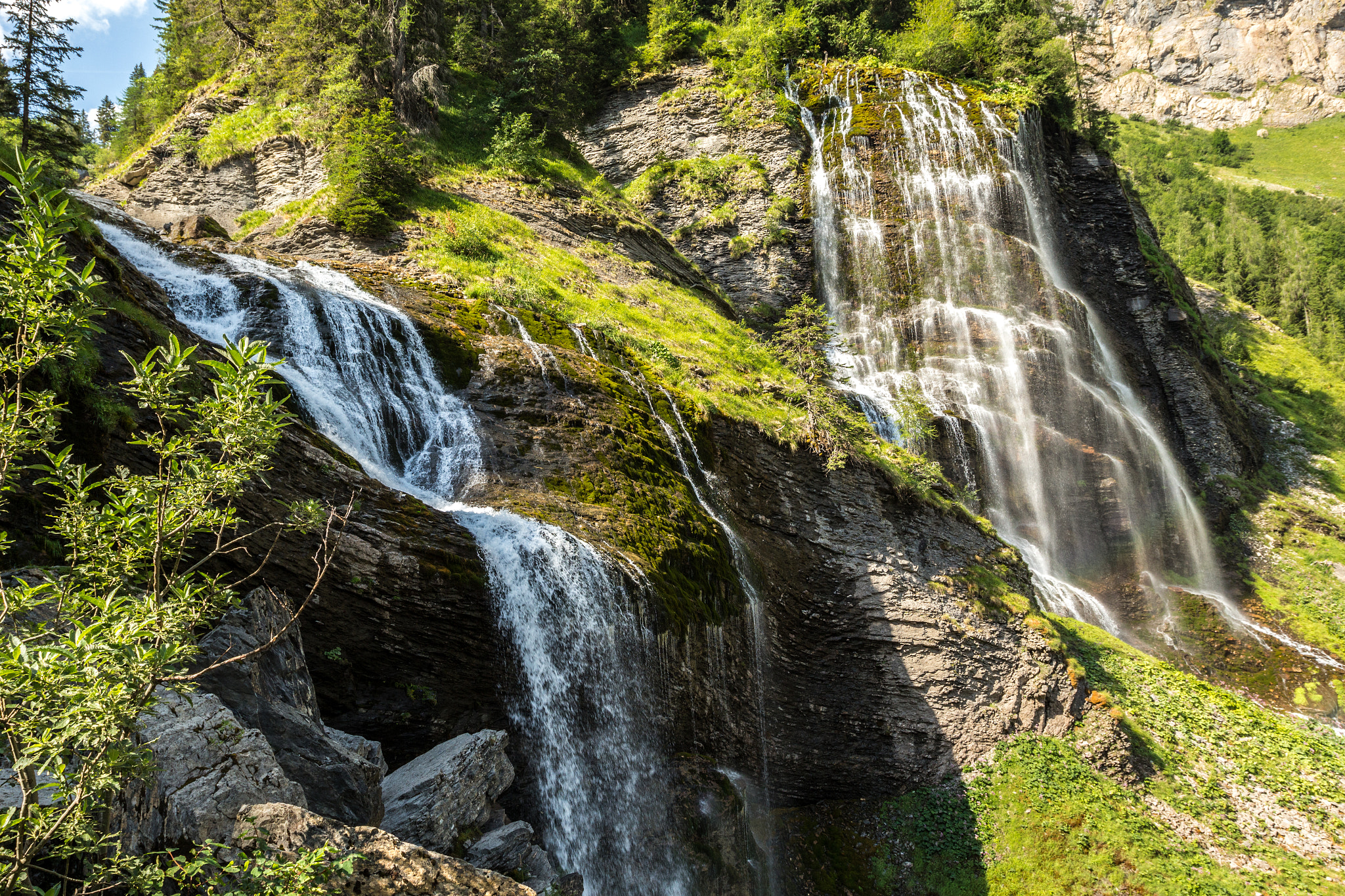 Canon EF 16-35mm F2.8L II USM sample photo. Cascades photography