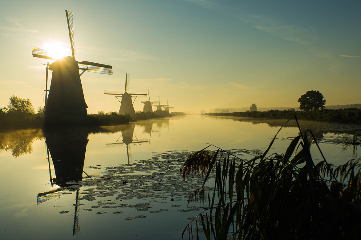 Sony E 18-200mm F3.5-6.3 OSS sample photo. Kinderdijk photography