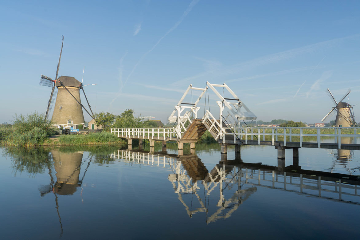 Sony E 18-200mm F3.5-6.3 OSS sample photo. Kinderdijk photography