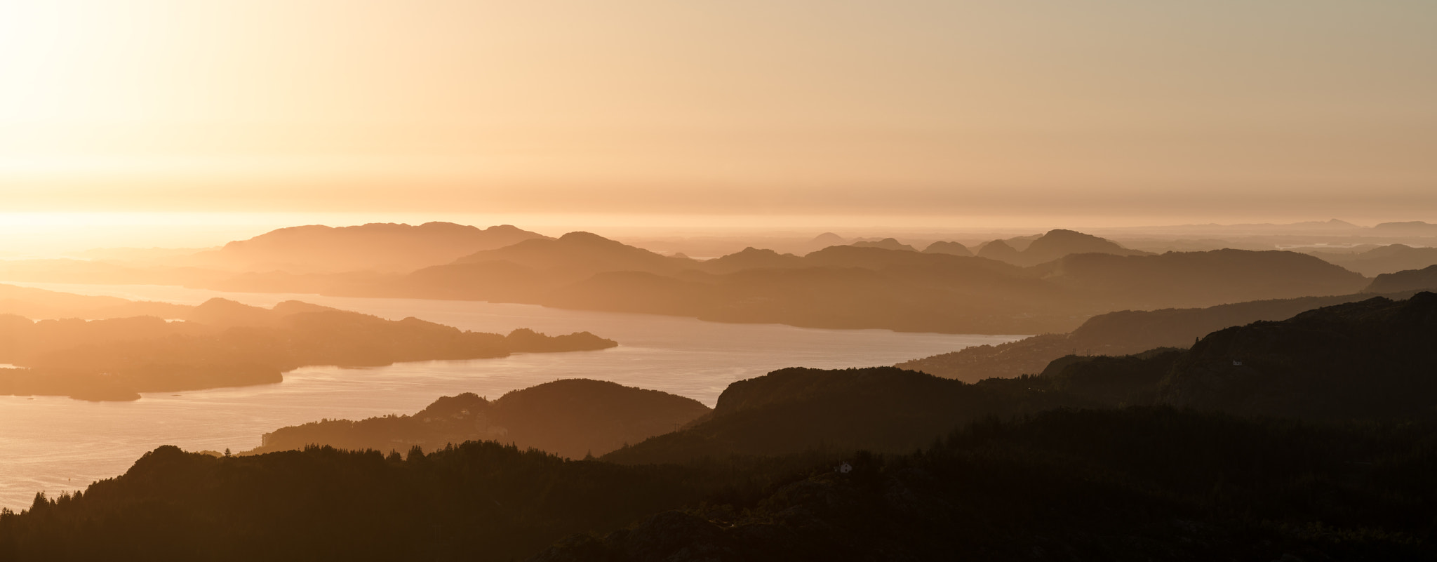 Minolta AF 80-200mm F2.8 HS-APO G sample photo. Ulriken sunset photography
