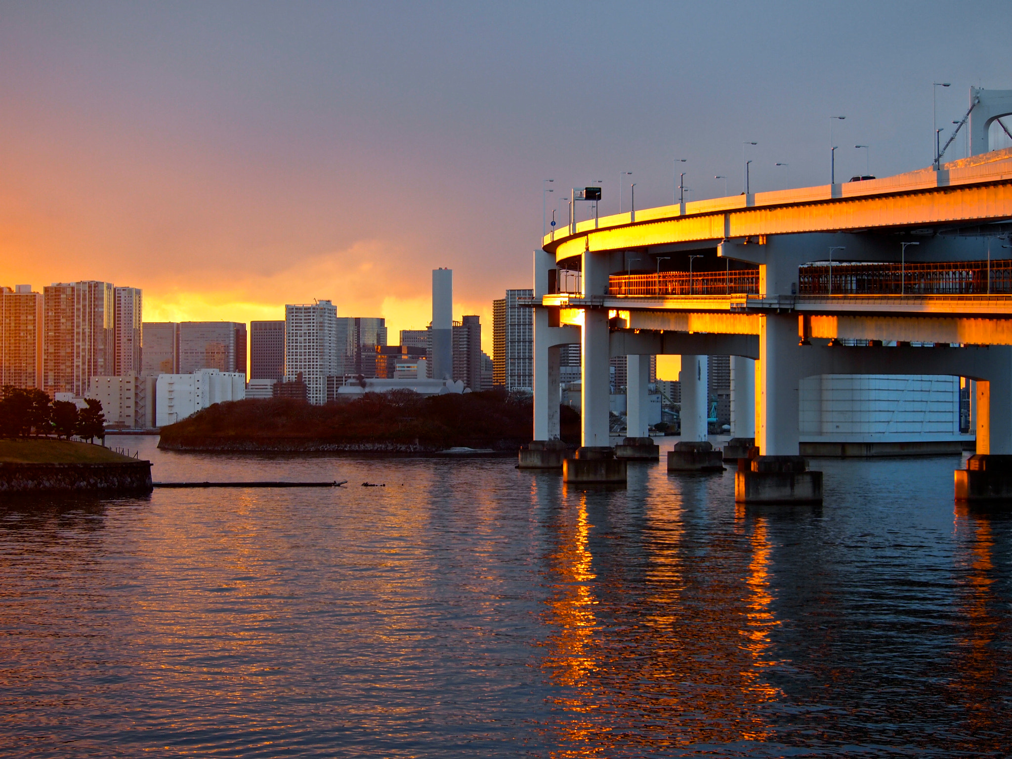 Olympus PEN E-PL1 sample photo. Rainbow bridge photography
