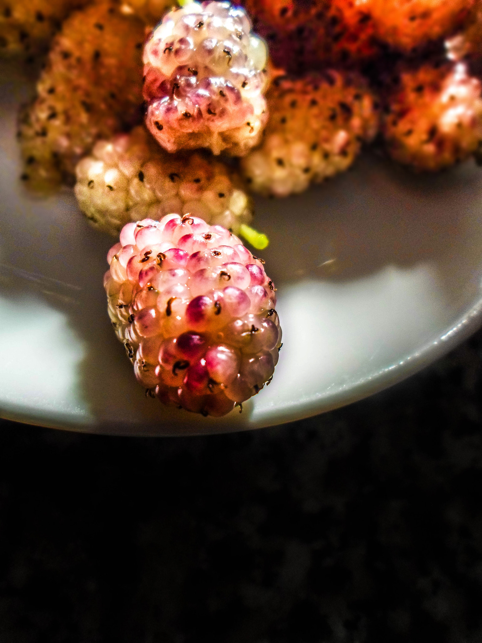 Samsung ES95 sample photo. Mulberry served! photography