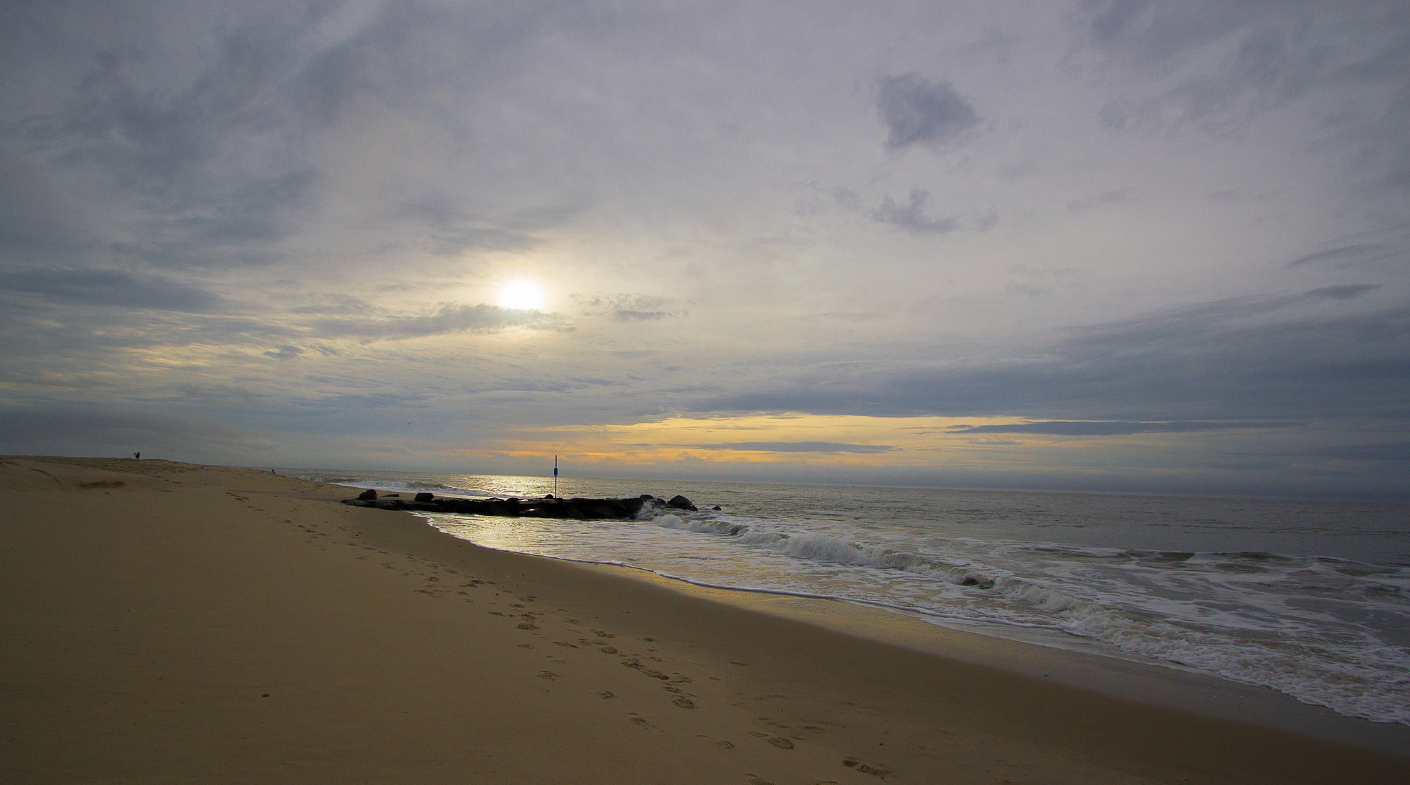 Canon EF-S 10-22mm F3.5-4.5 USM sample photo. Breaking through the morning clouds photography