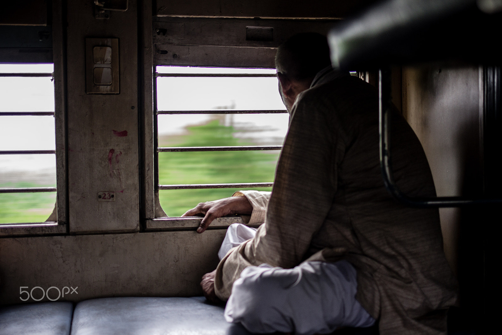 Canon EOS 60D + Canon EF 35mm F2 IS USM sample photo. Dawn photography