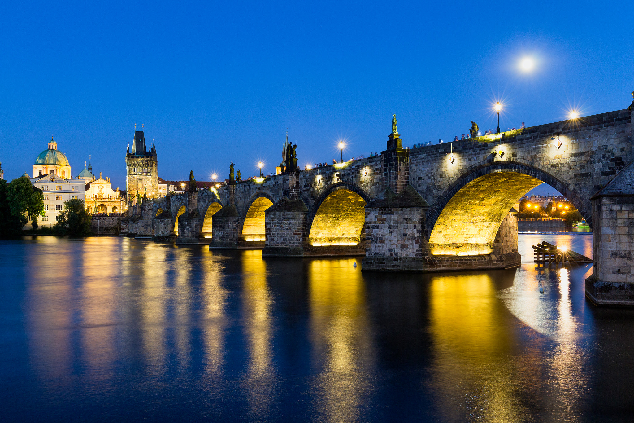 Canon EOS 700D (EOS Rebel T5i / EOS Kiss X7i) sample photo. Charles bridge (karluv most) is prague most familiar monument, connects the old town (stare... photography