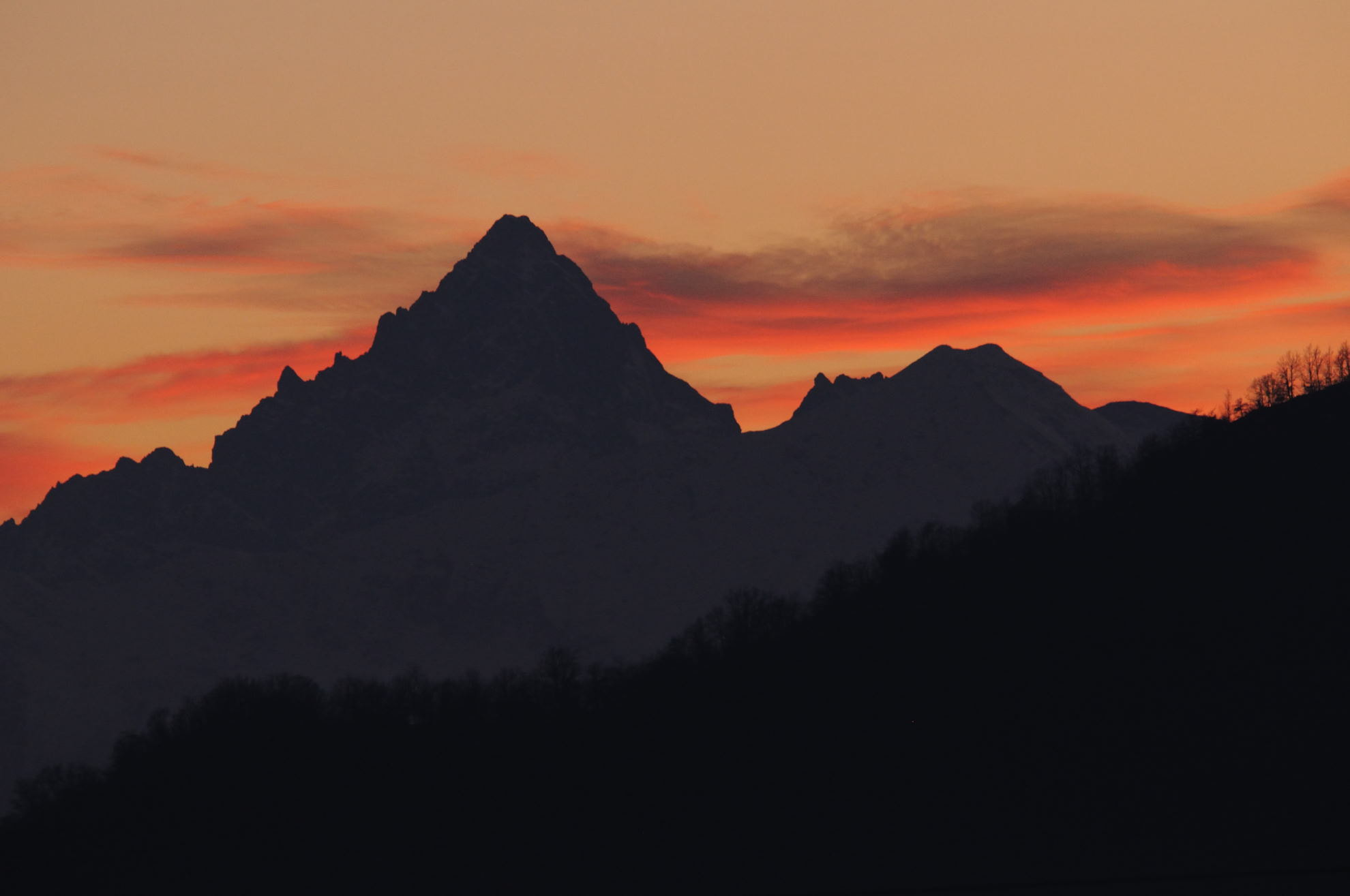 Sigma 150-500mm F5-6.3 DG OS HSM sample photo. Monviso photography