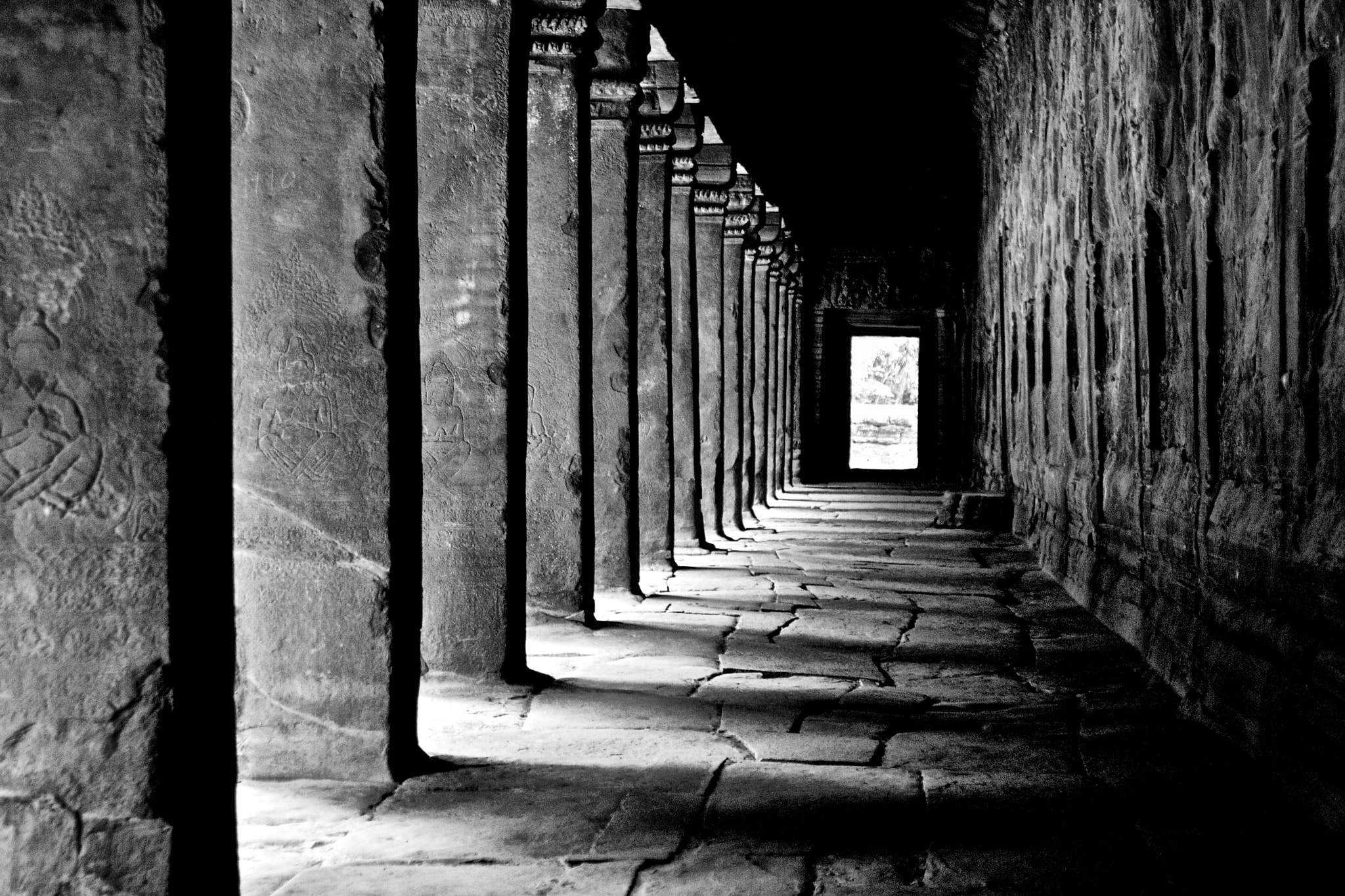 Canon EOS-1D Mark II N sample photo. Angkor wat, cambodia photography