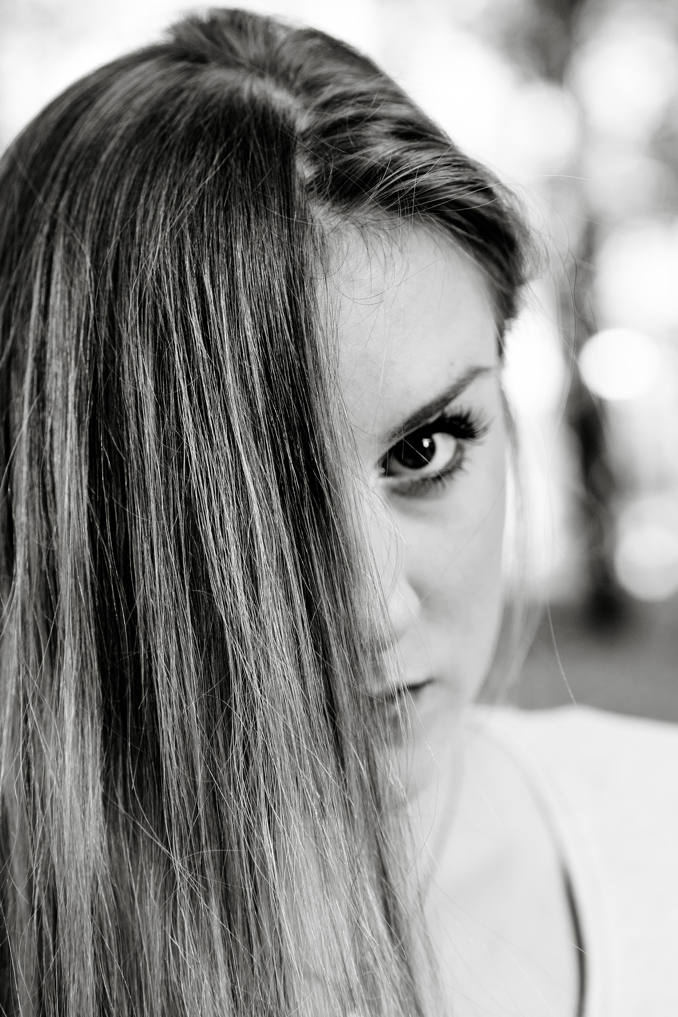 Panasonic Leica DG Nocticron 42.5mm F1.2 ASPH OIS sample photo. Piercing look photography