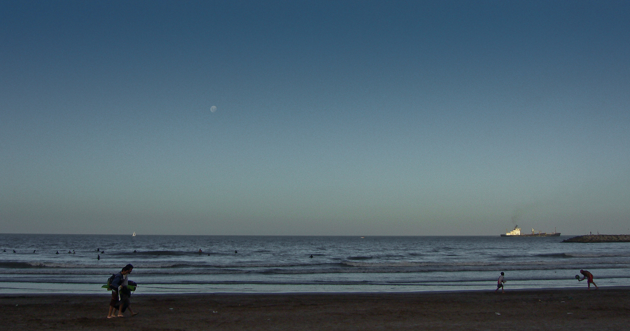 Panasonic DMC-LS2 sample photo. Playa y luna photography