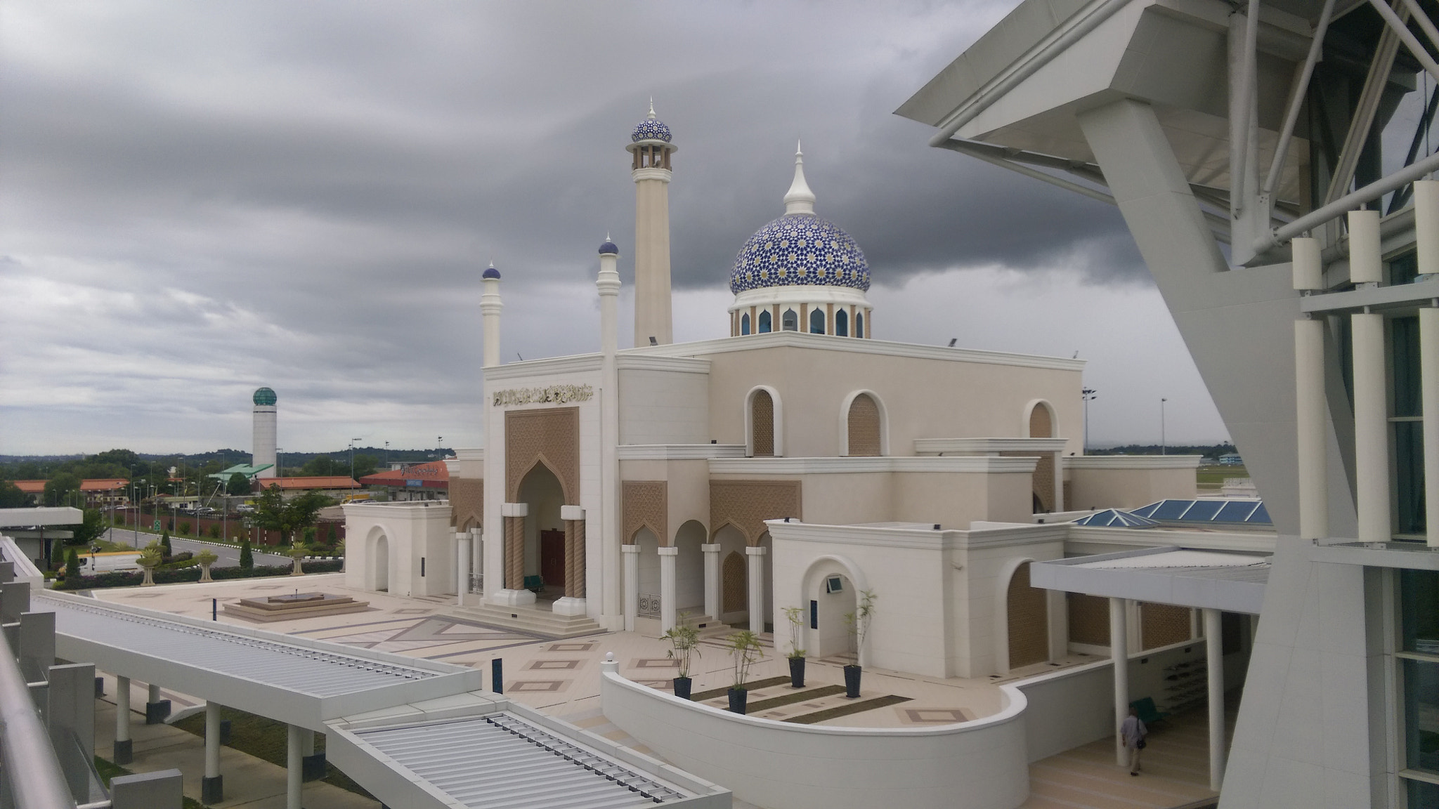 HTC DESIRE EYE sample photo. Mosque with cloudy background photography