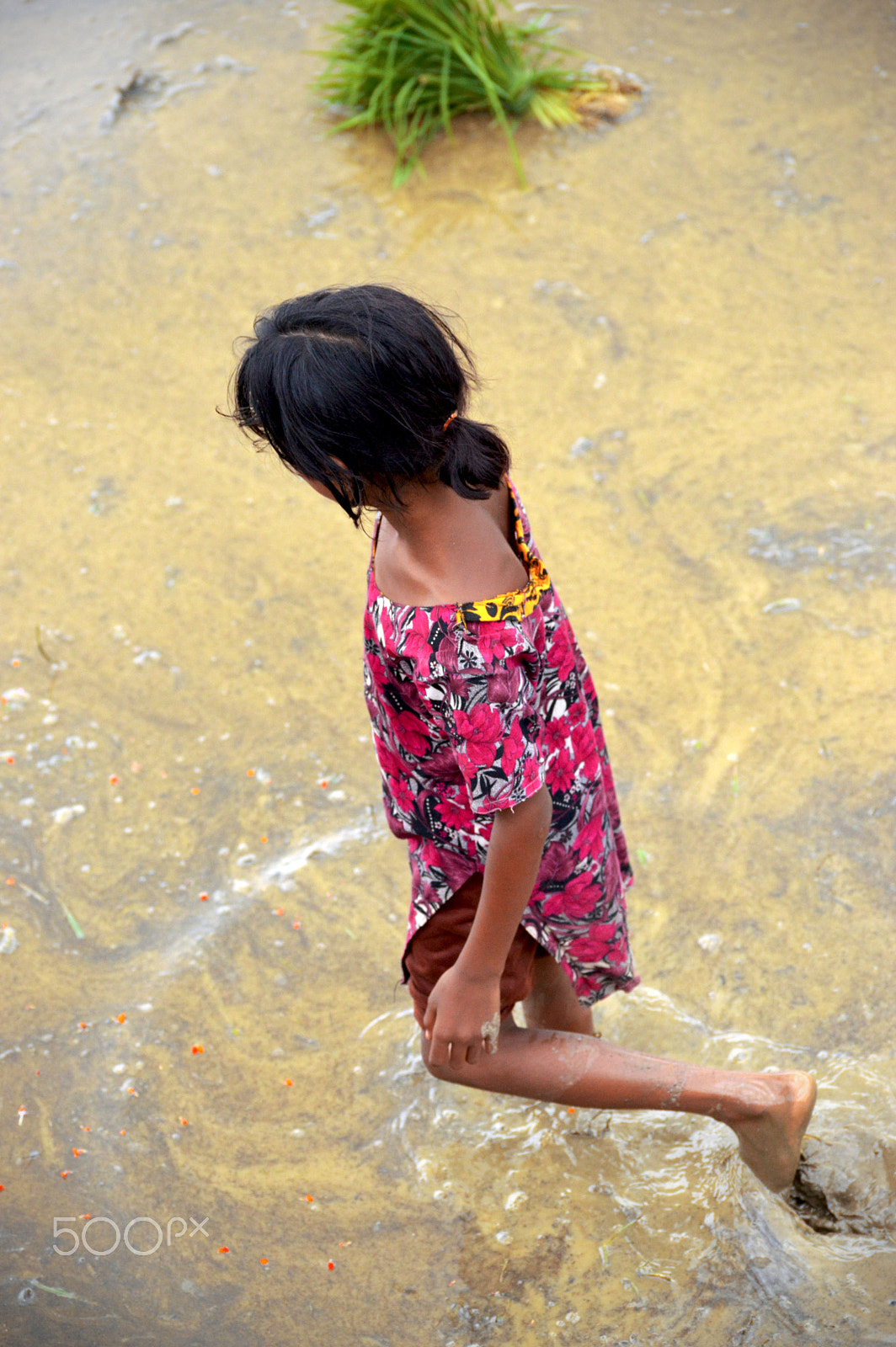 Sigma 28-300mm F3.5-6.3 DG Macro sample photo. Girl on mud photography