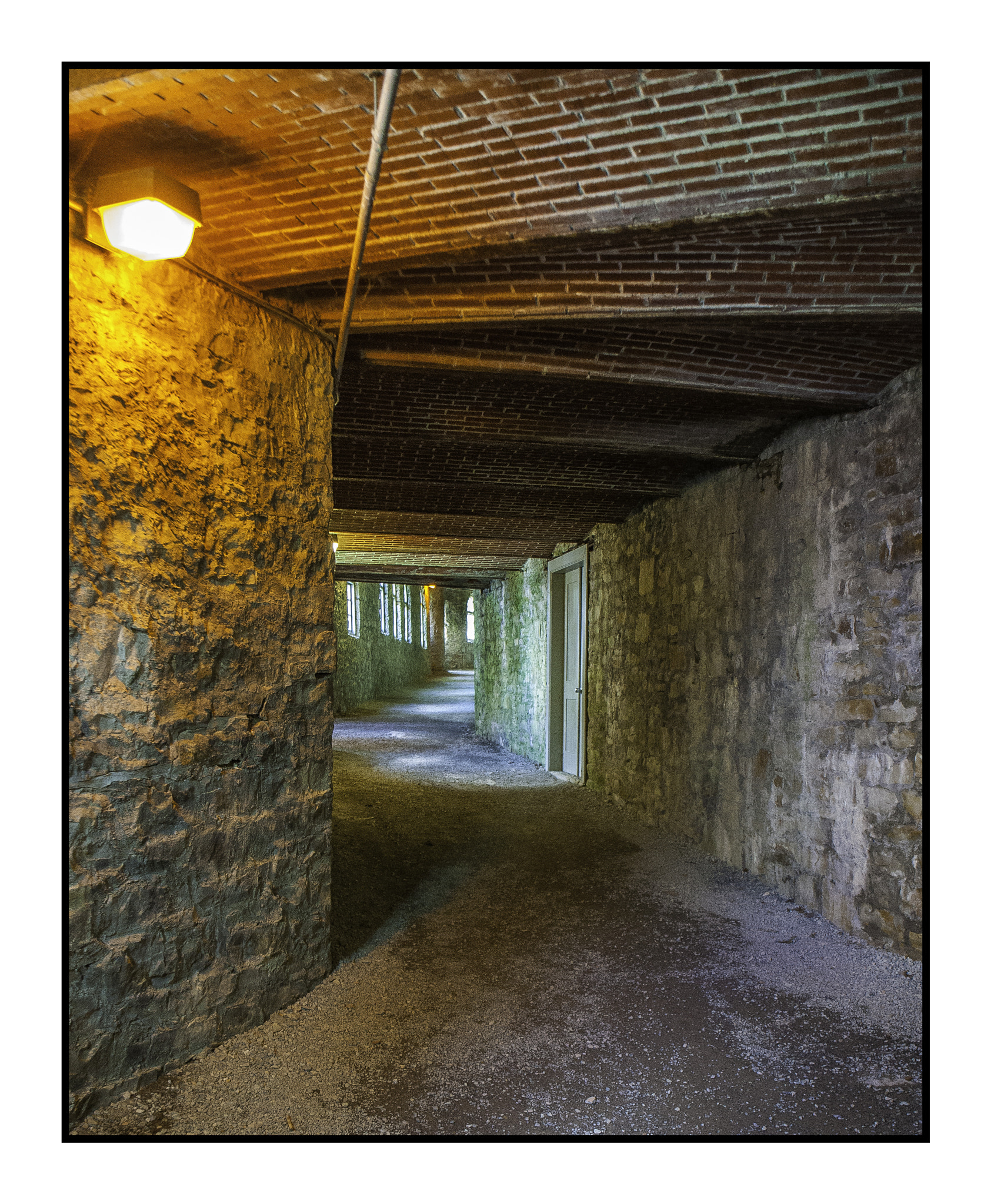 Nikon D5000 sample photo. Under bolt castle photography