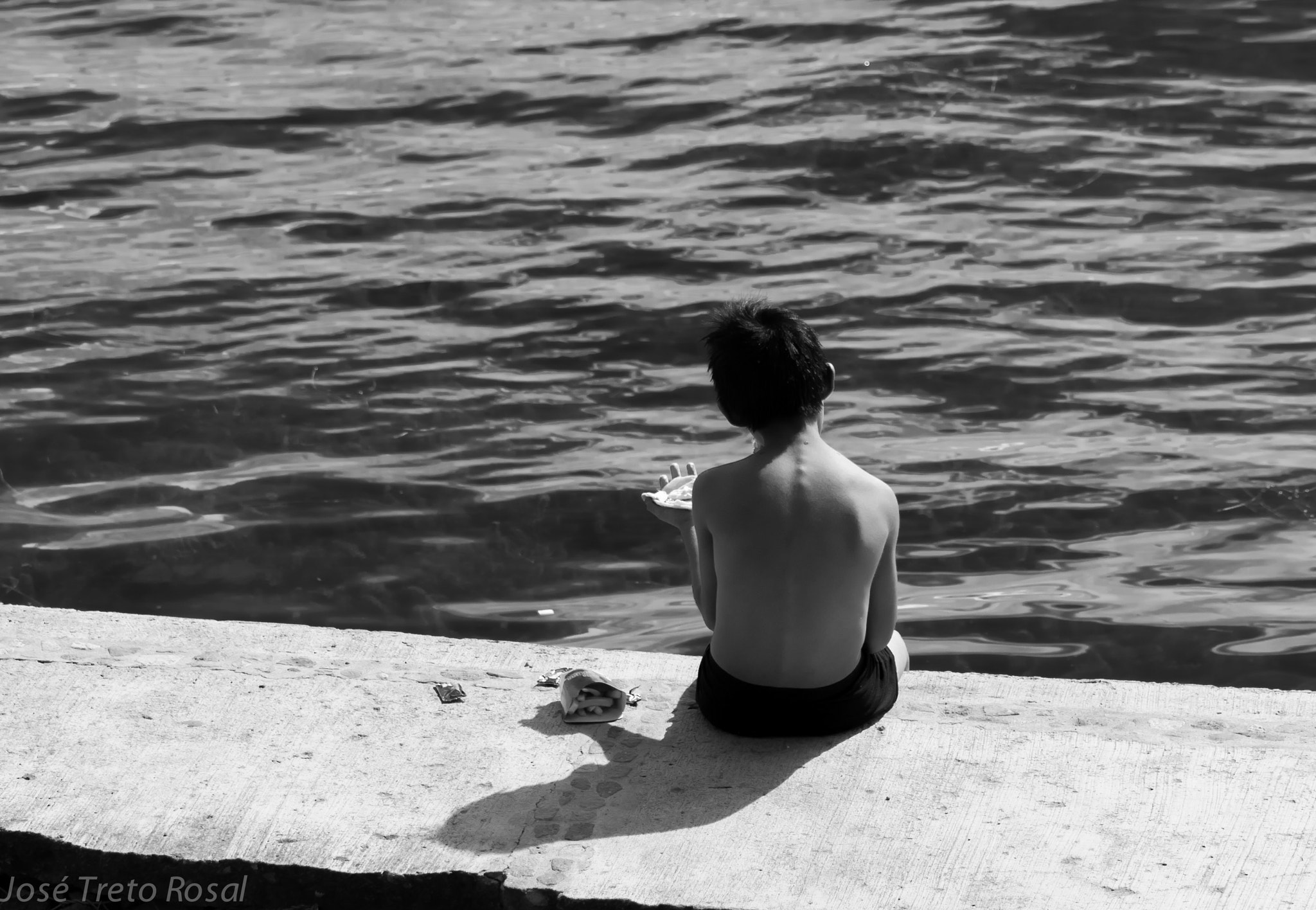 Canon EF 75-300mm f/4-5.6 USM sample photo. Child by the water photography